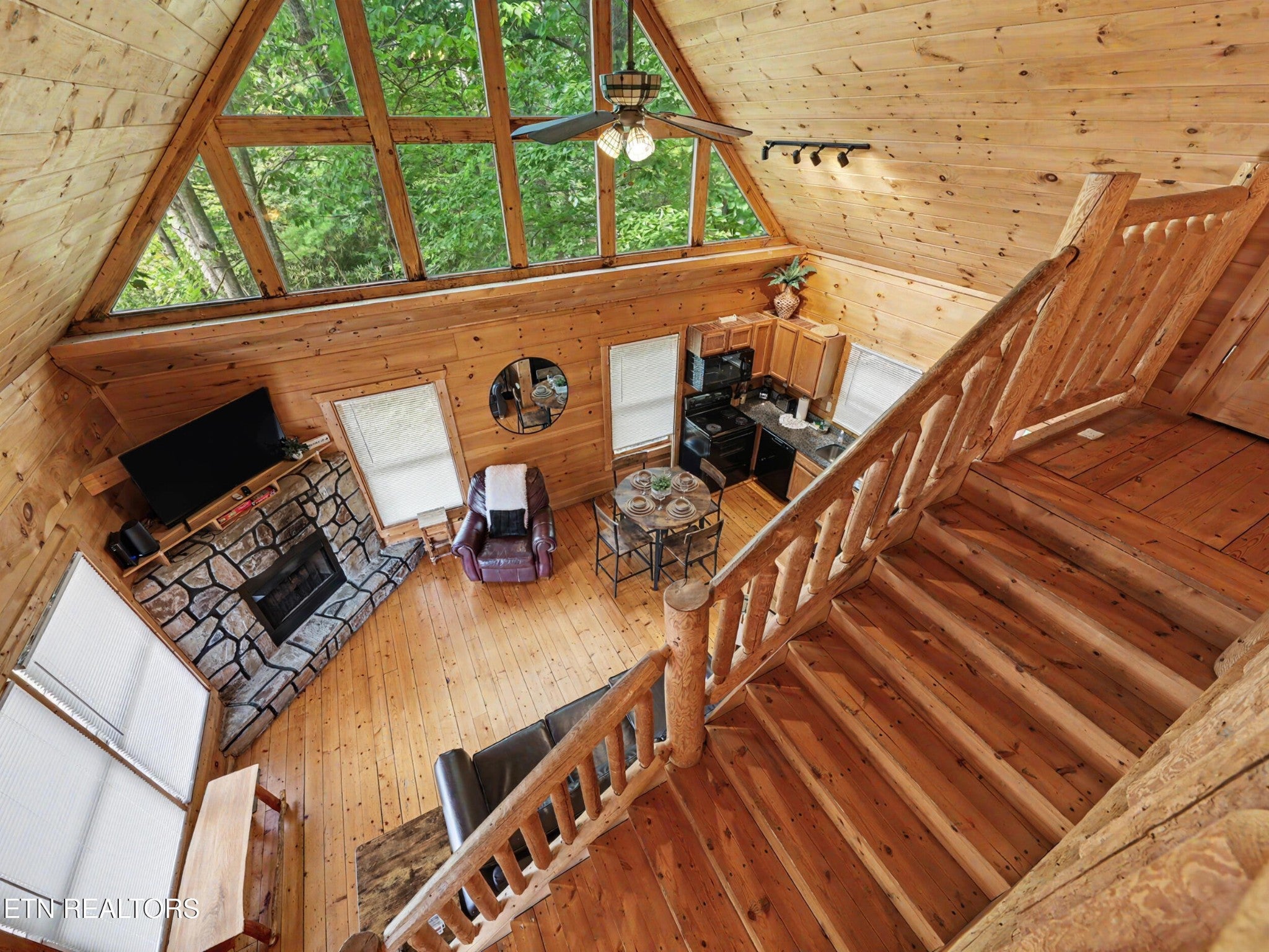 2434 N School House Gap Rd