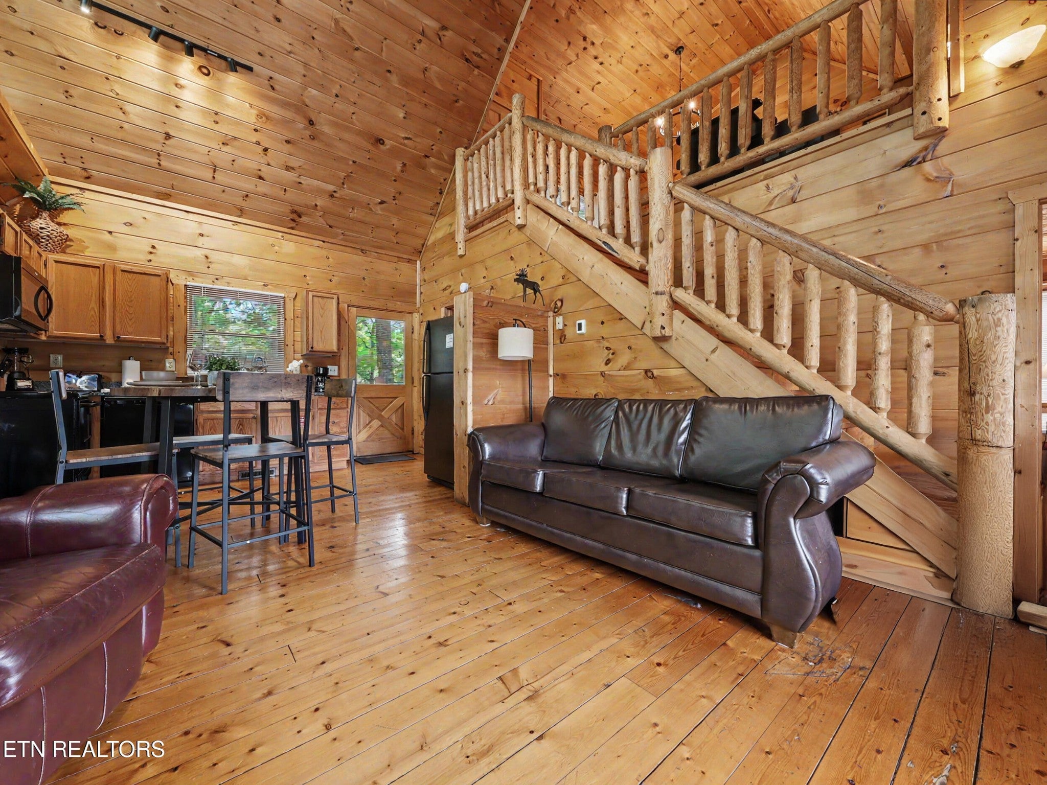 2434 N School House Gap Rd