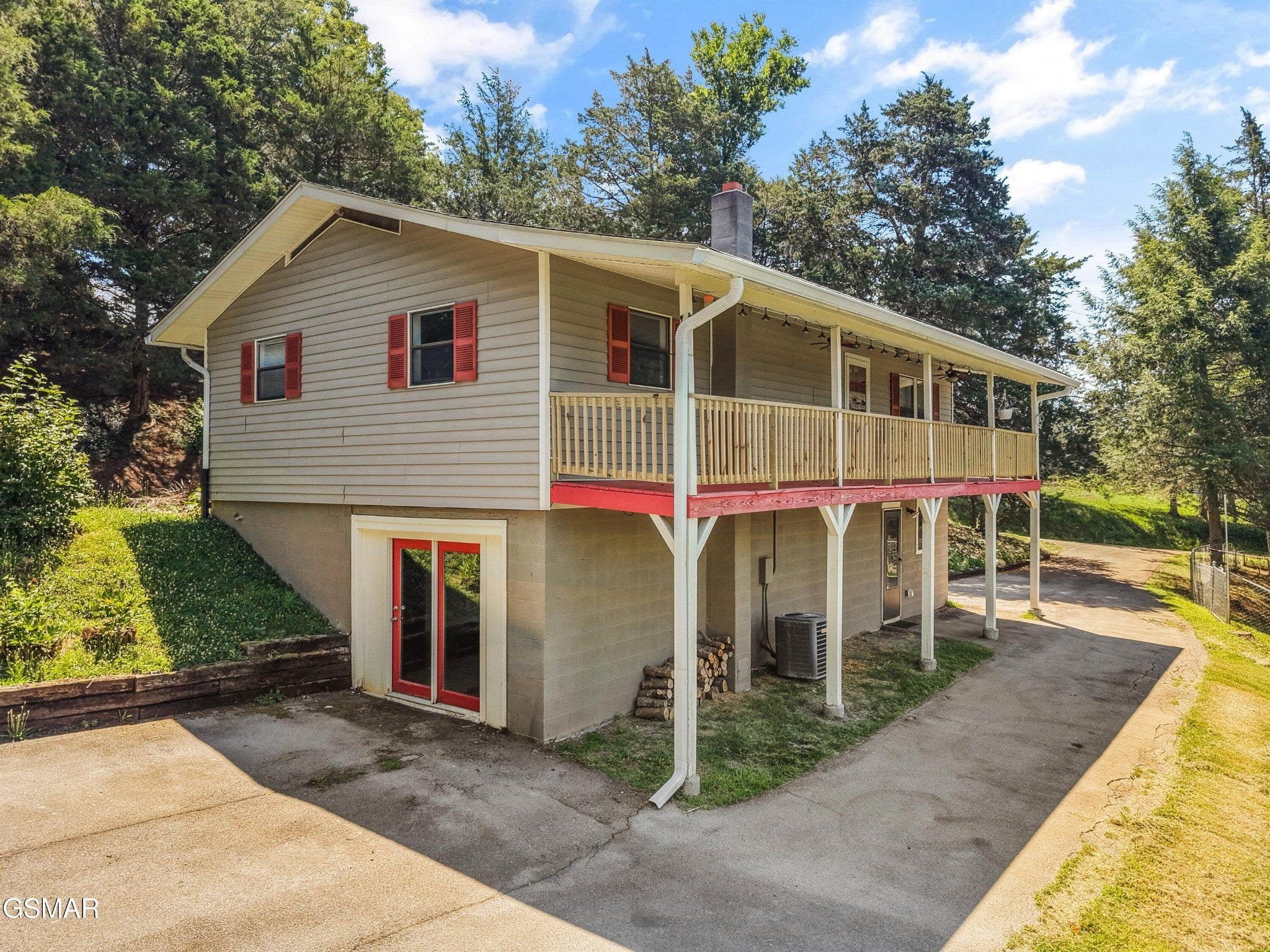 1420 Twin Oaks Road