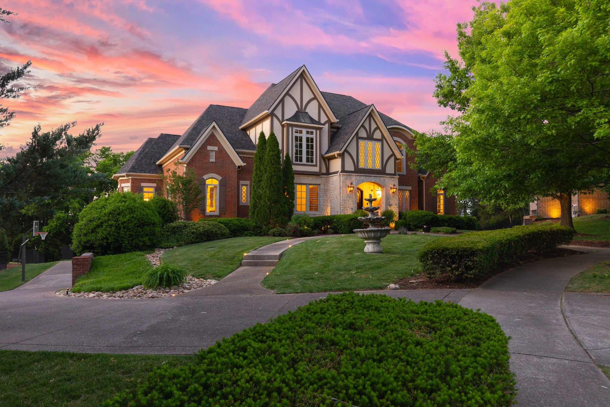 9254 Wardley Park Ln - home for sale