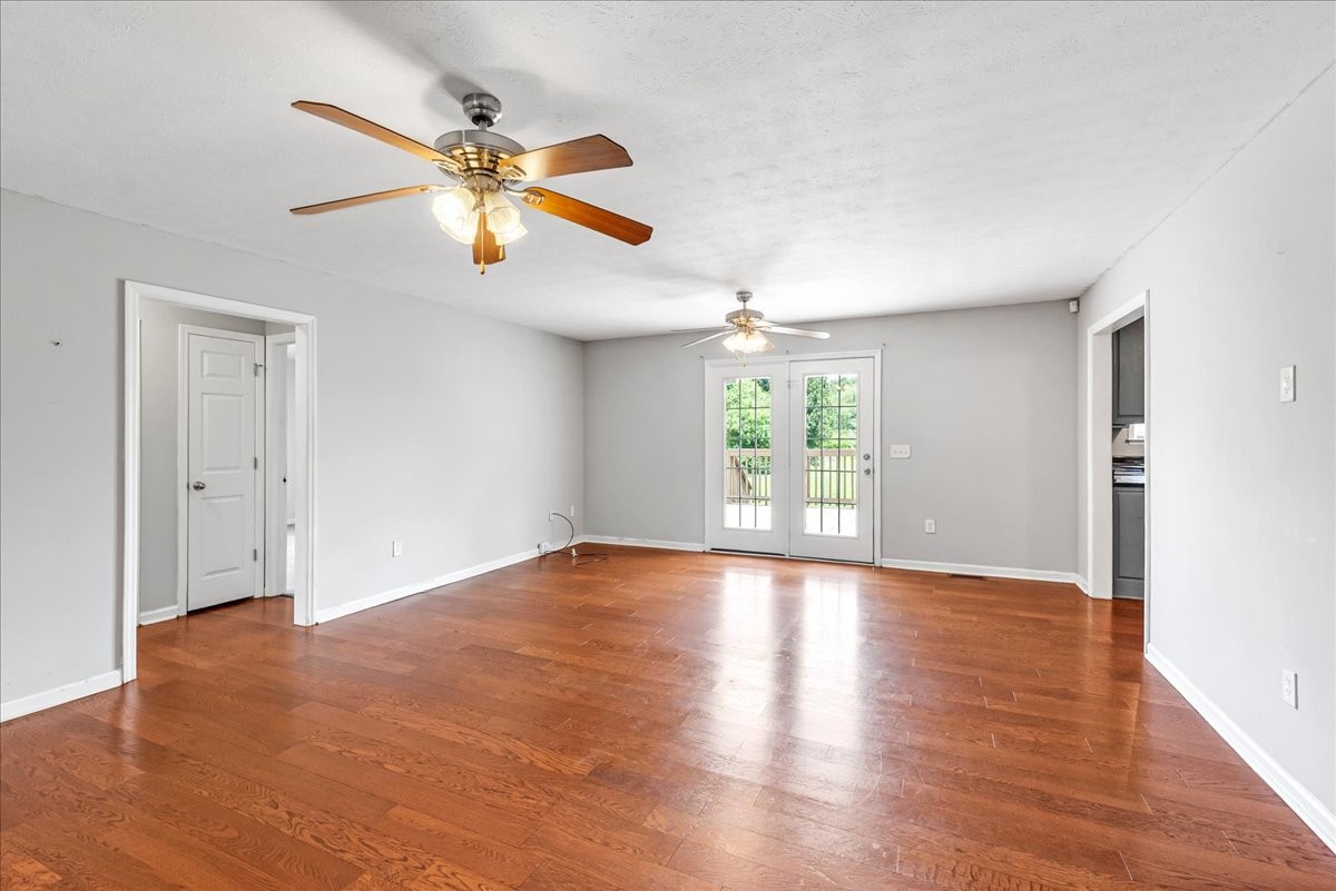 24 Parkview Dr