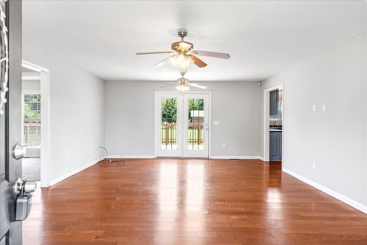 24 Parkview Dr