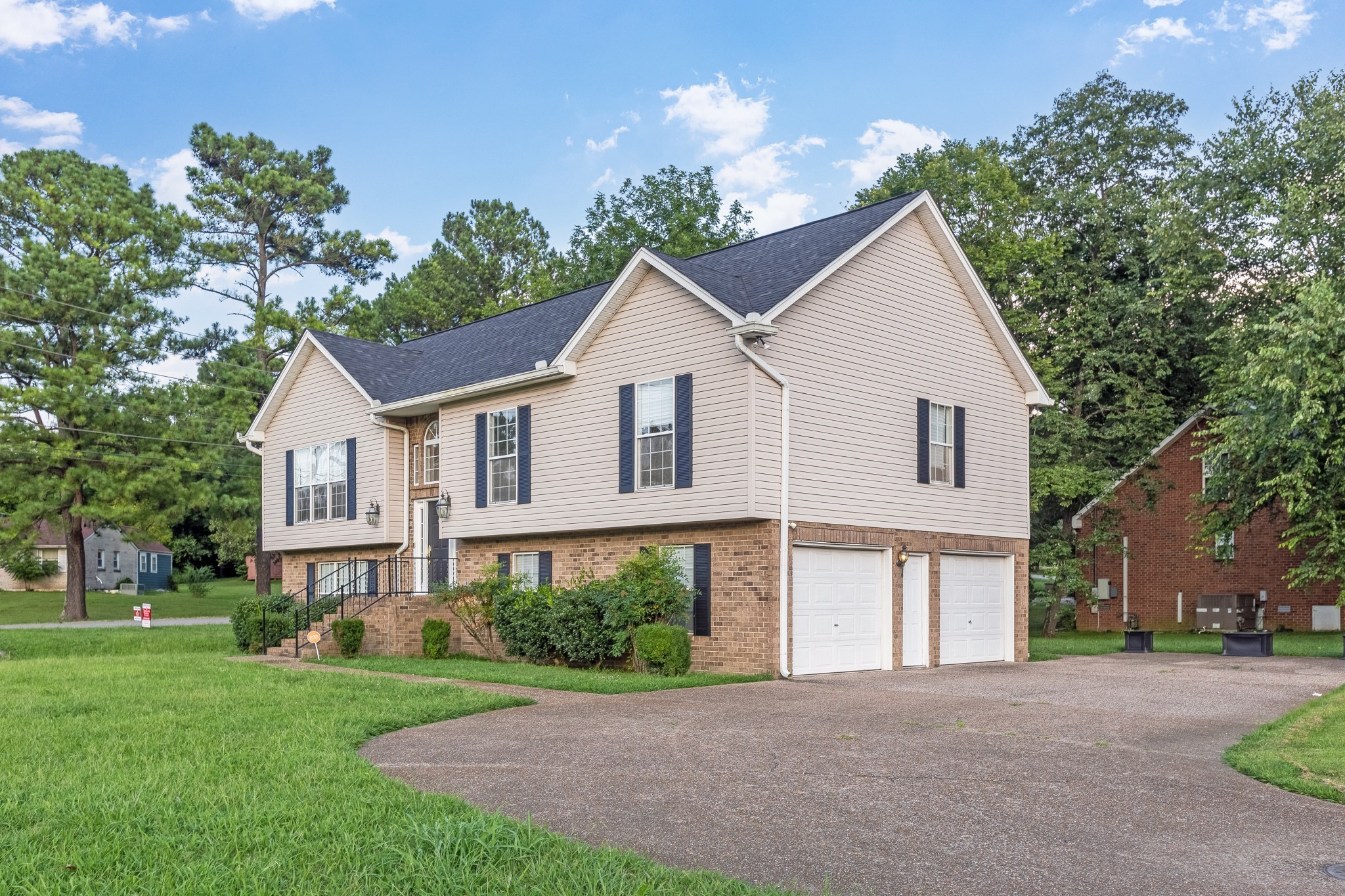 647 Durrett Dr