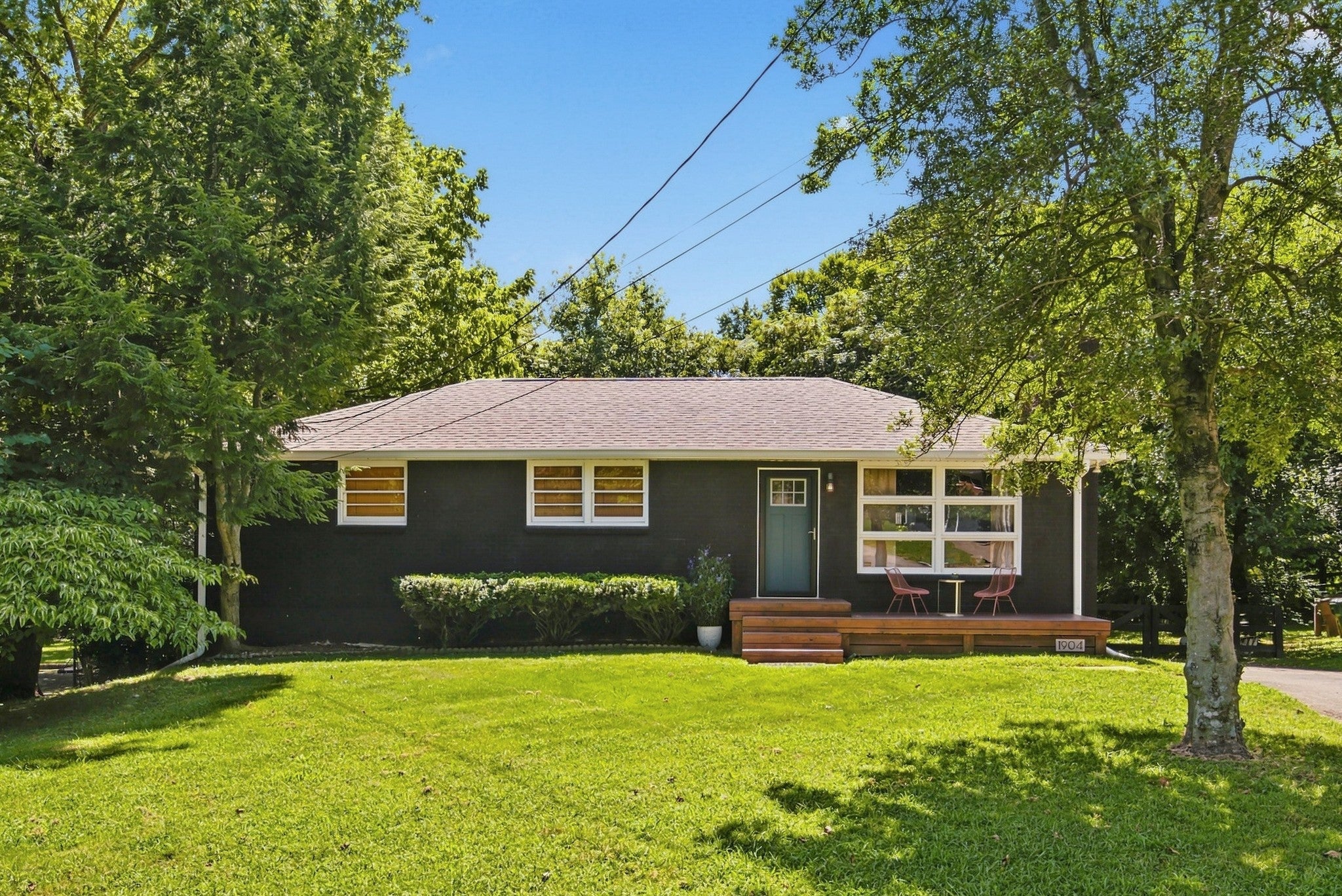 3-bed listing at 1904 Valley Park Dr, Nashville