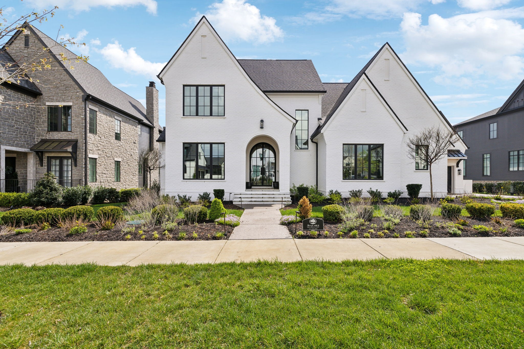 8832 Edgecomb Dr