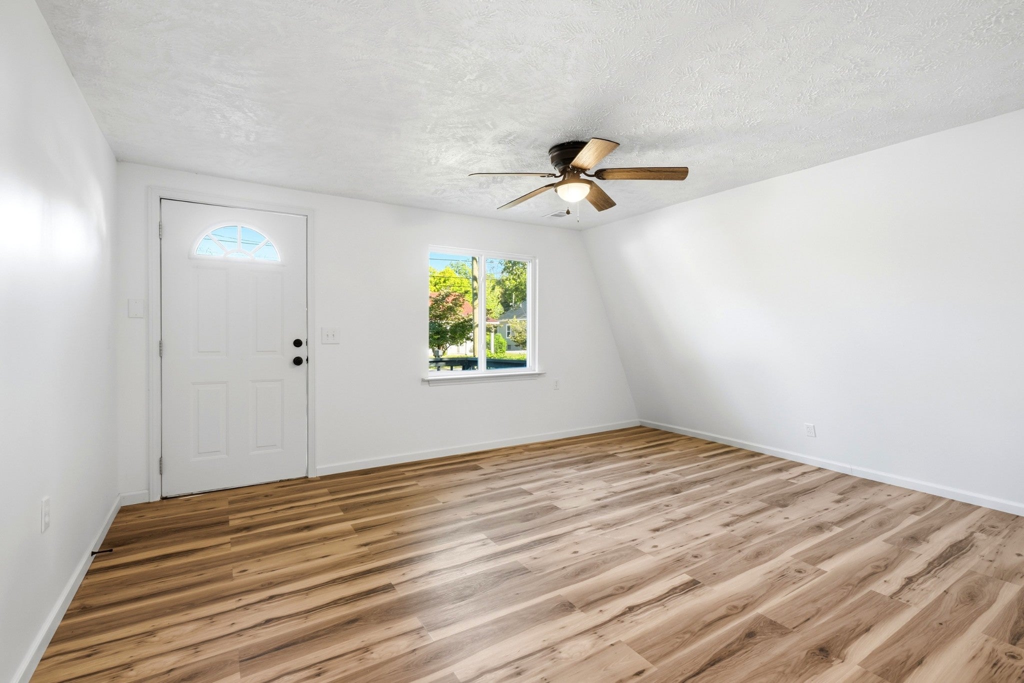 415 Durrett St