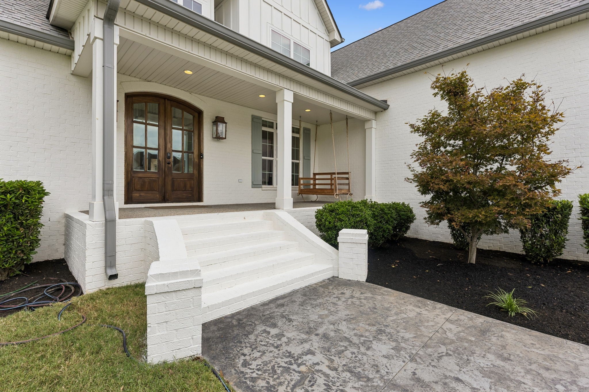 809 Stonebrook Dr