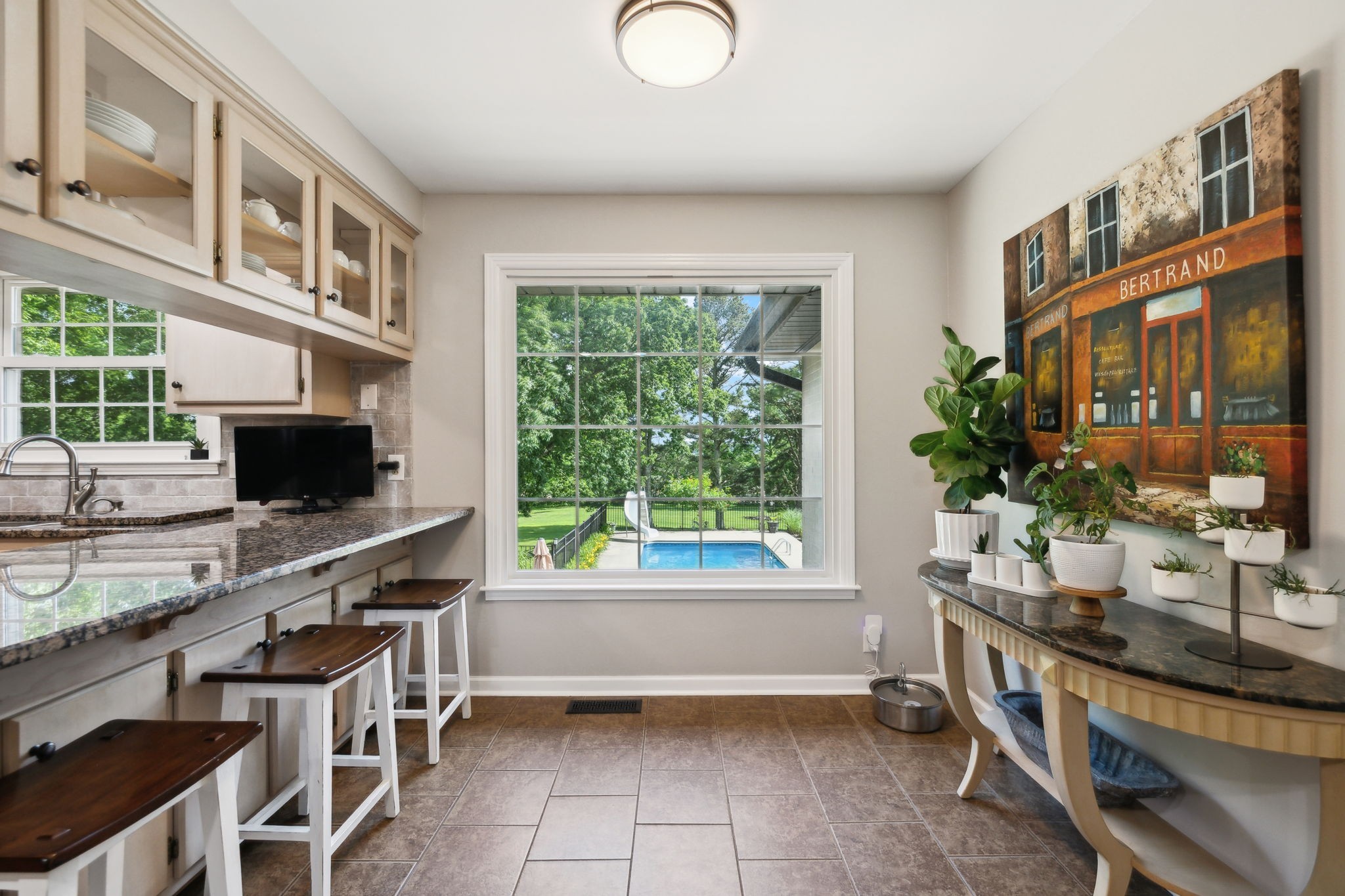 114 Bluegrass Pkwy
