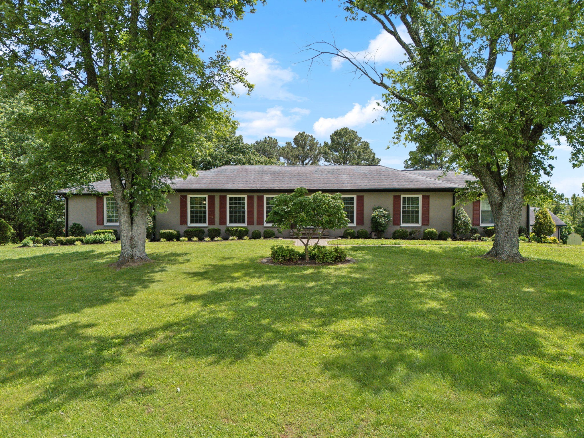 114 Bluegrass Pkwy