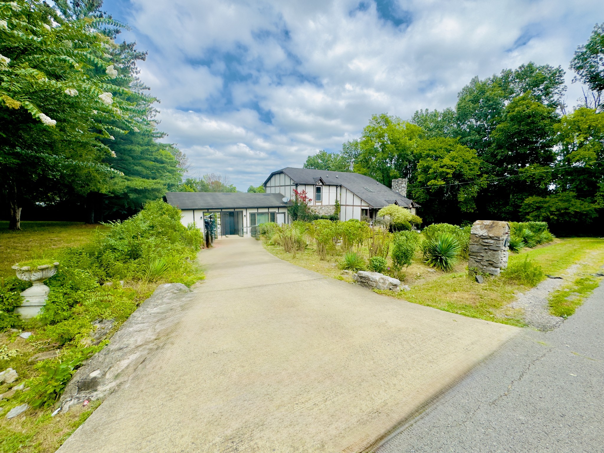 604 Woodshire Dr