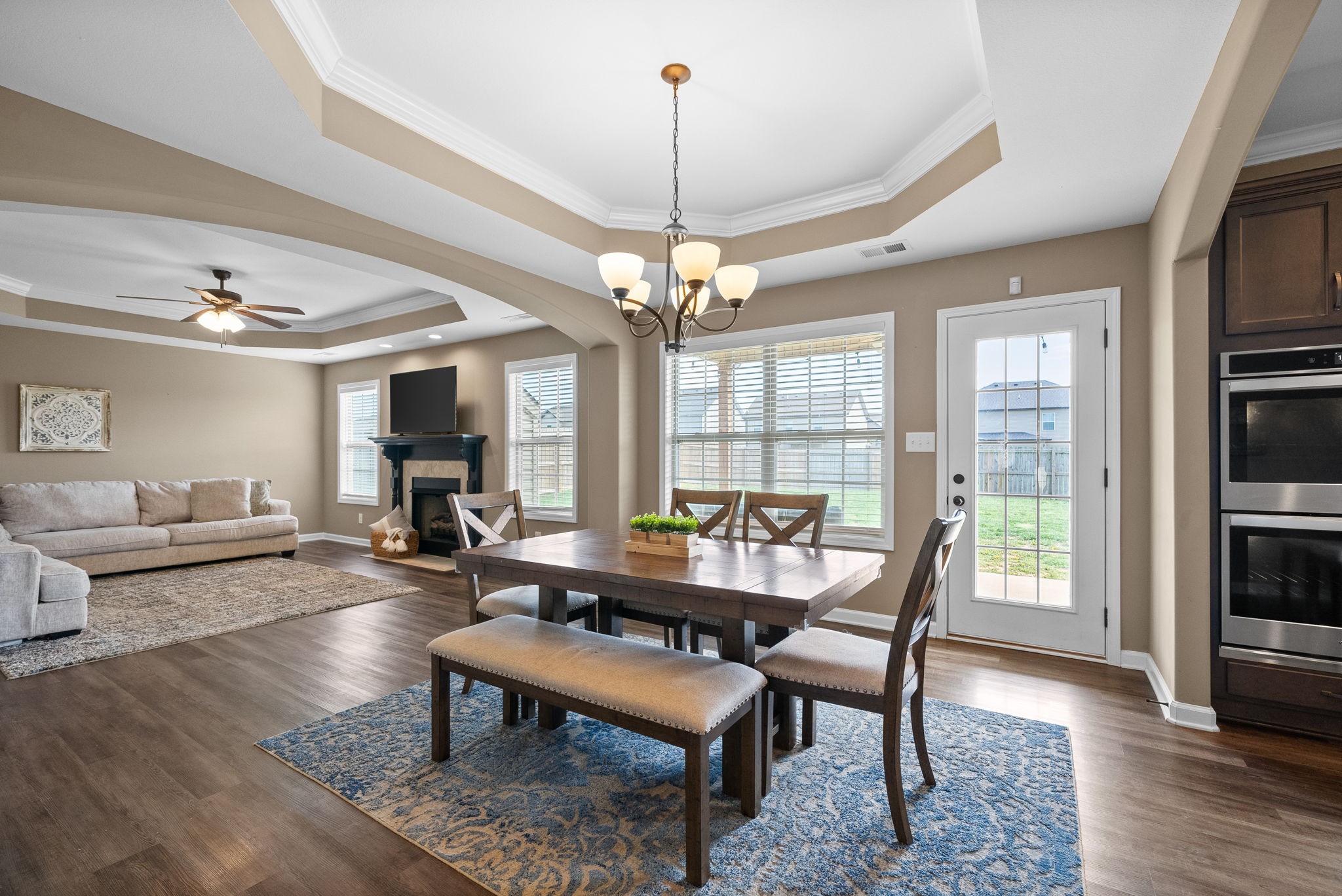 Clarksville, Tennessee 37040, United States, 5 Bedrooms Bedrooms, ,3 BathroomsBathrooms,Residential,Pending,98795