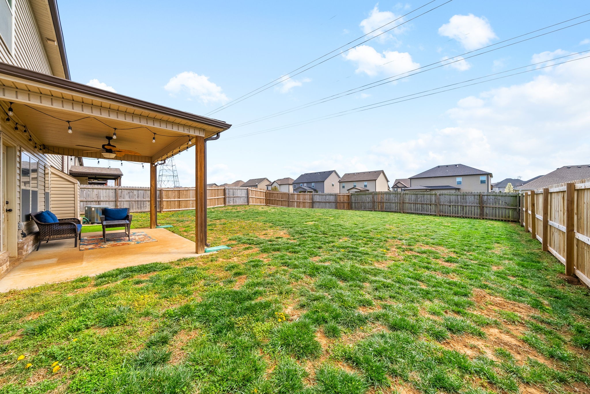 Clarksville, Tennessee 37040, United States, 5 Bedrooms Bedrooms, ,3 BathroomsBathrooms,Residential,Pending,98795