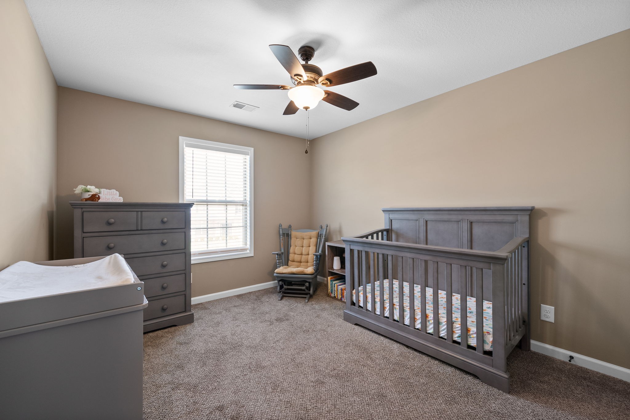 Clarksville, Tennessee 37040, United States, 5 Bedrooms Bedrooms, ,3 BathroomsBathrooms,Residential,Pending,98795