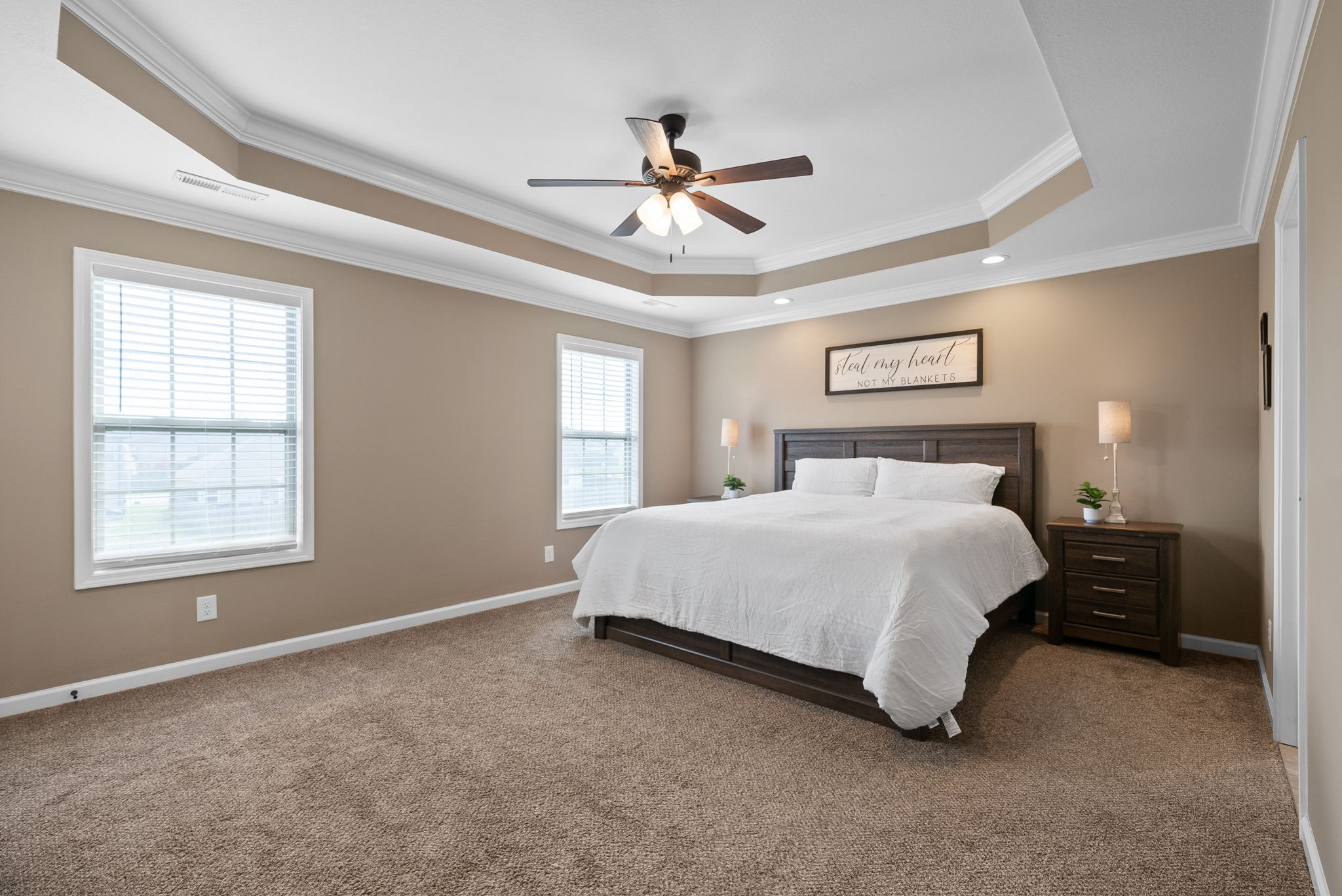 Clarksville, Tennessee 37040, United States, 5 Bedrooms Bedrooms, ,3 BathroomsBathrooms,Residential,Pending,98795