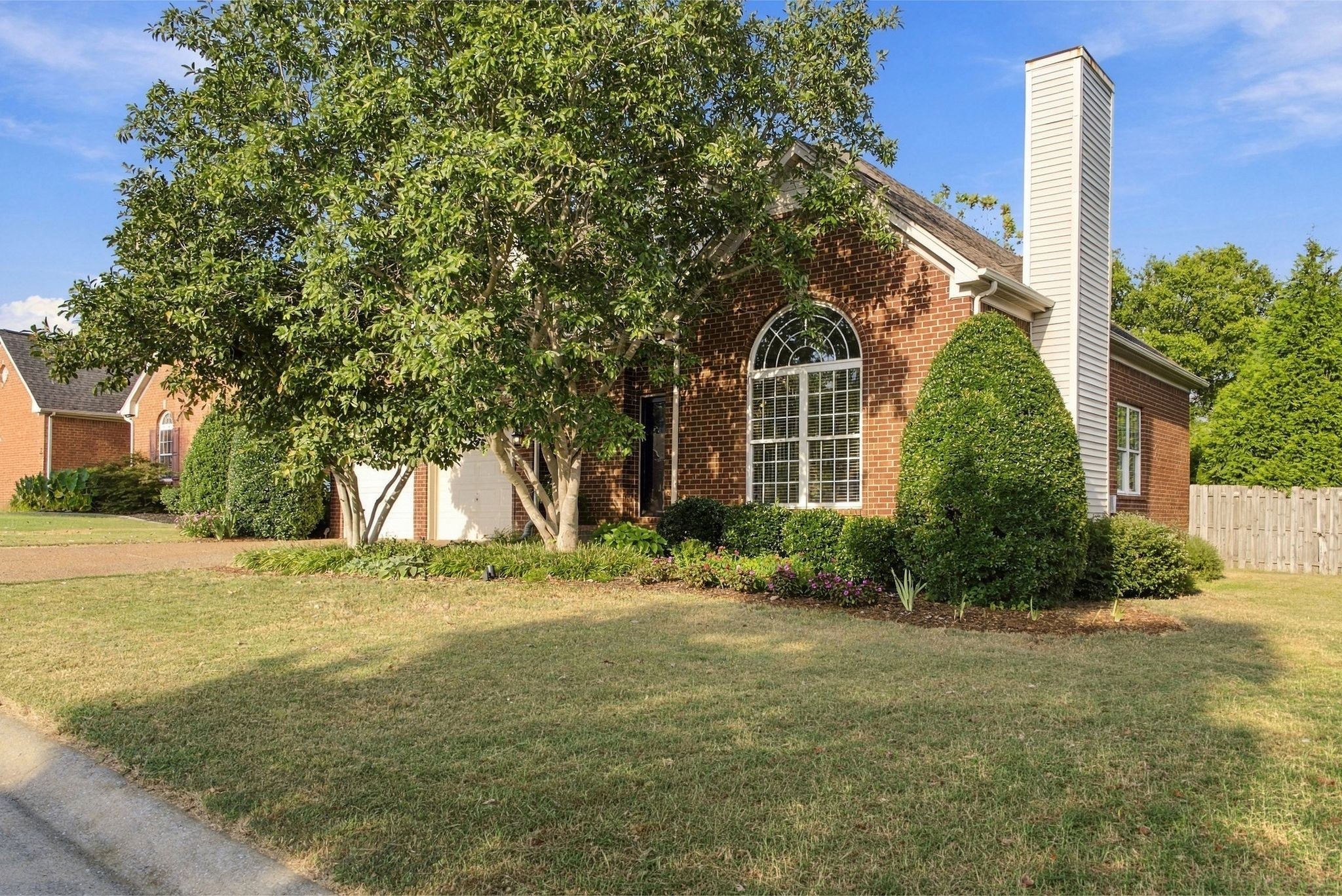 8116 Settlers Way, Nashville TN 37221 4-bed home, photo 2 of 59