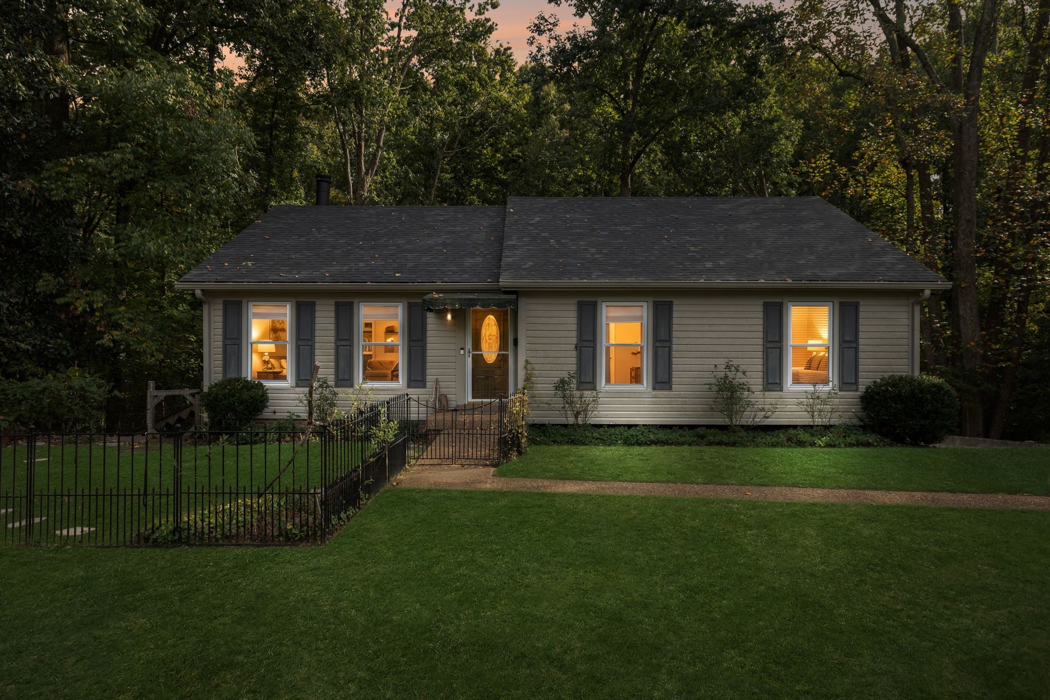 120 Knollwood Ct