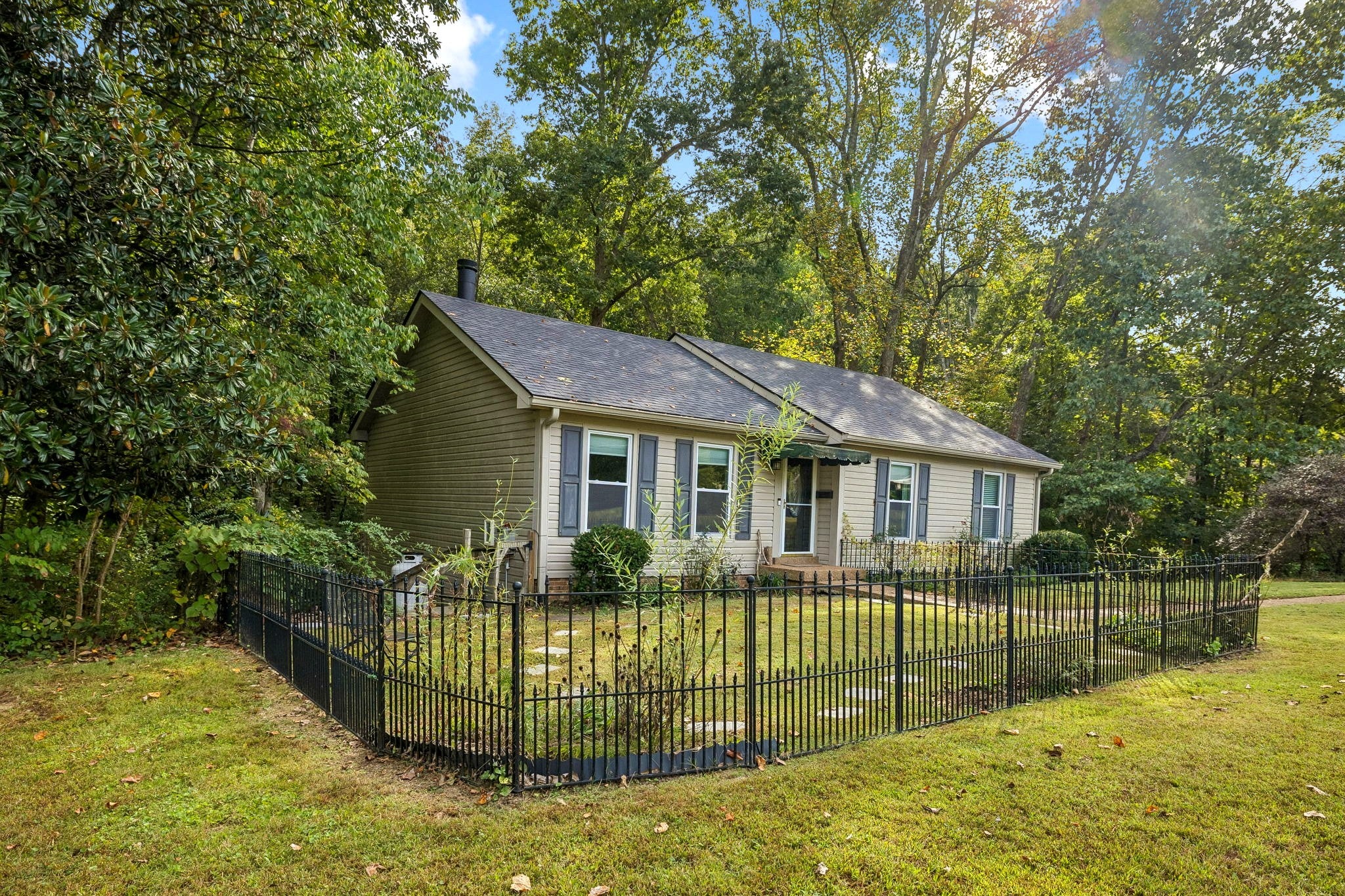 120 Knollwood Ct