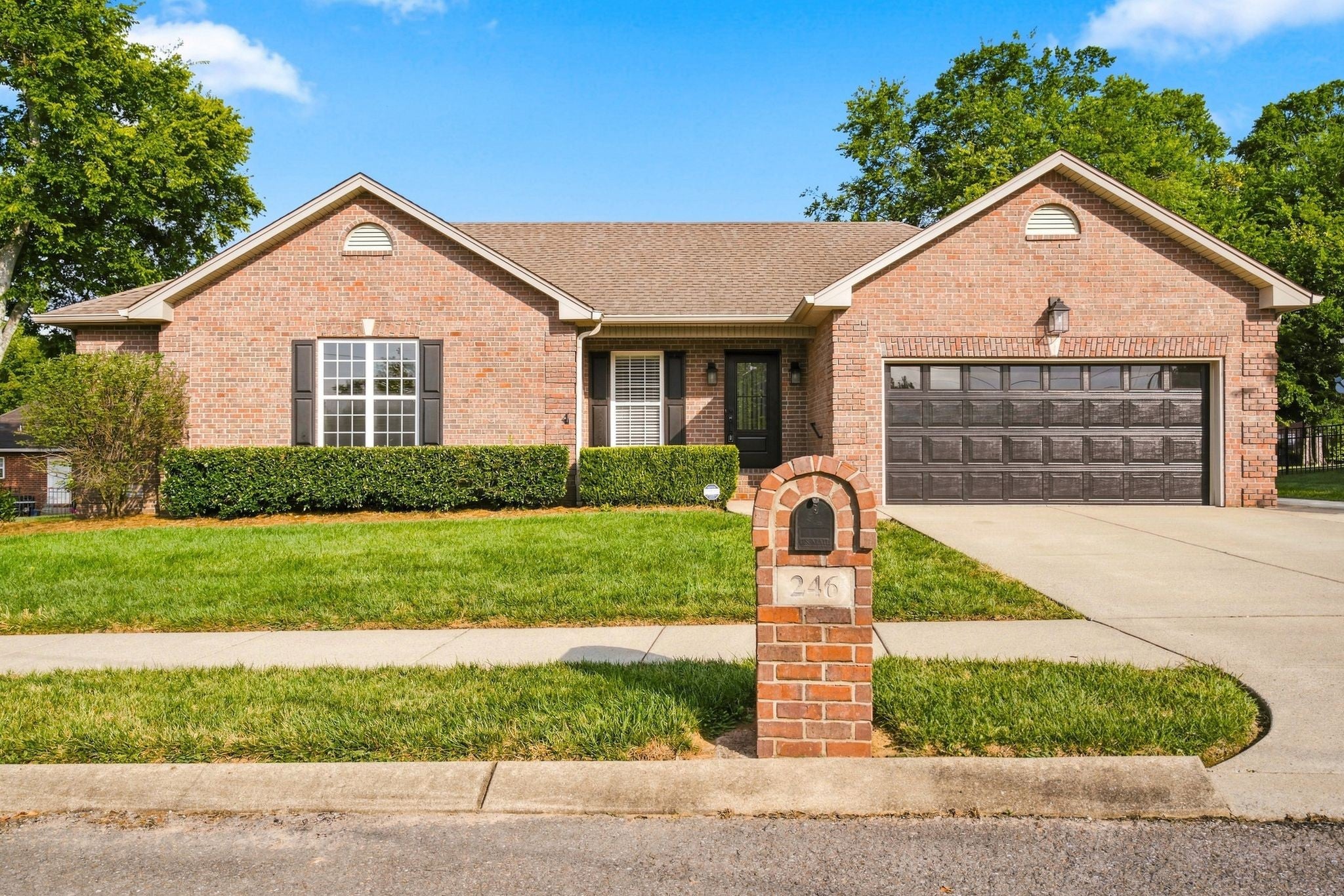 246 Walbrook Dr