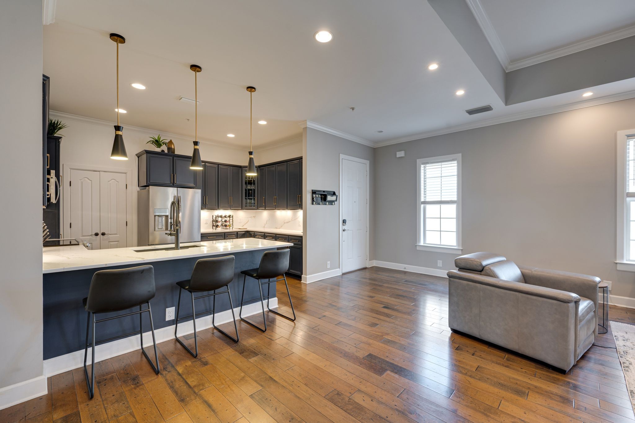 305 Seven Springs Way 401