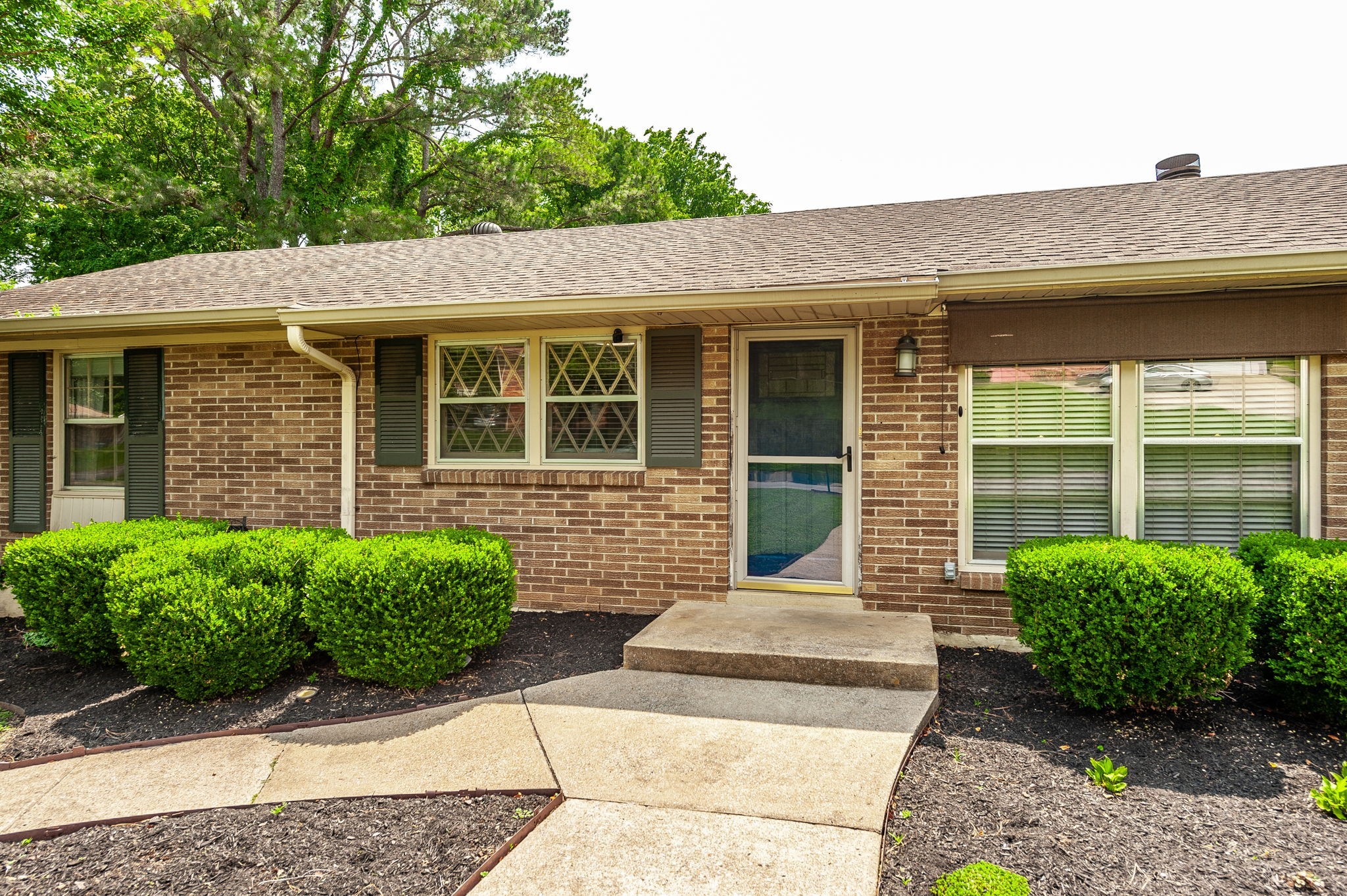 148 Chippendale Dr