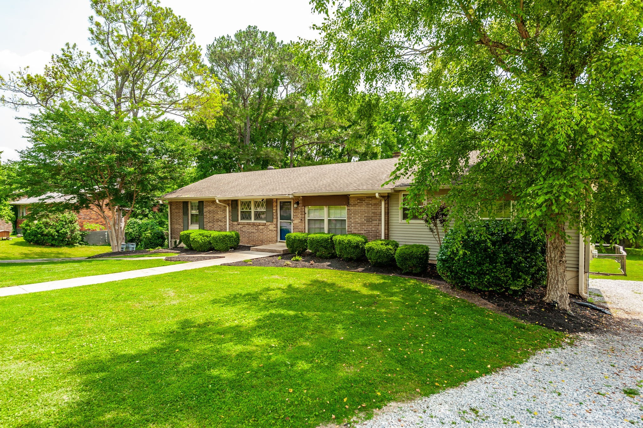 148 Chippendale Dr