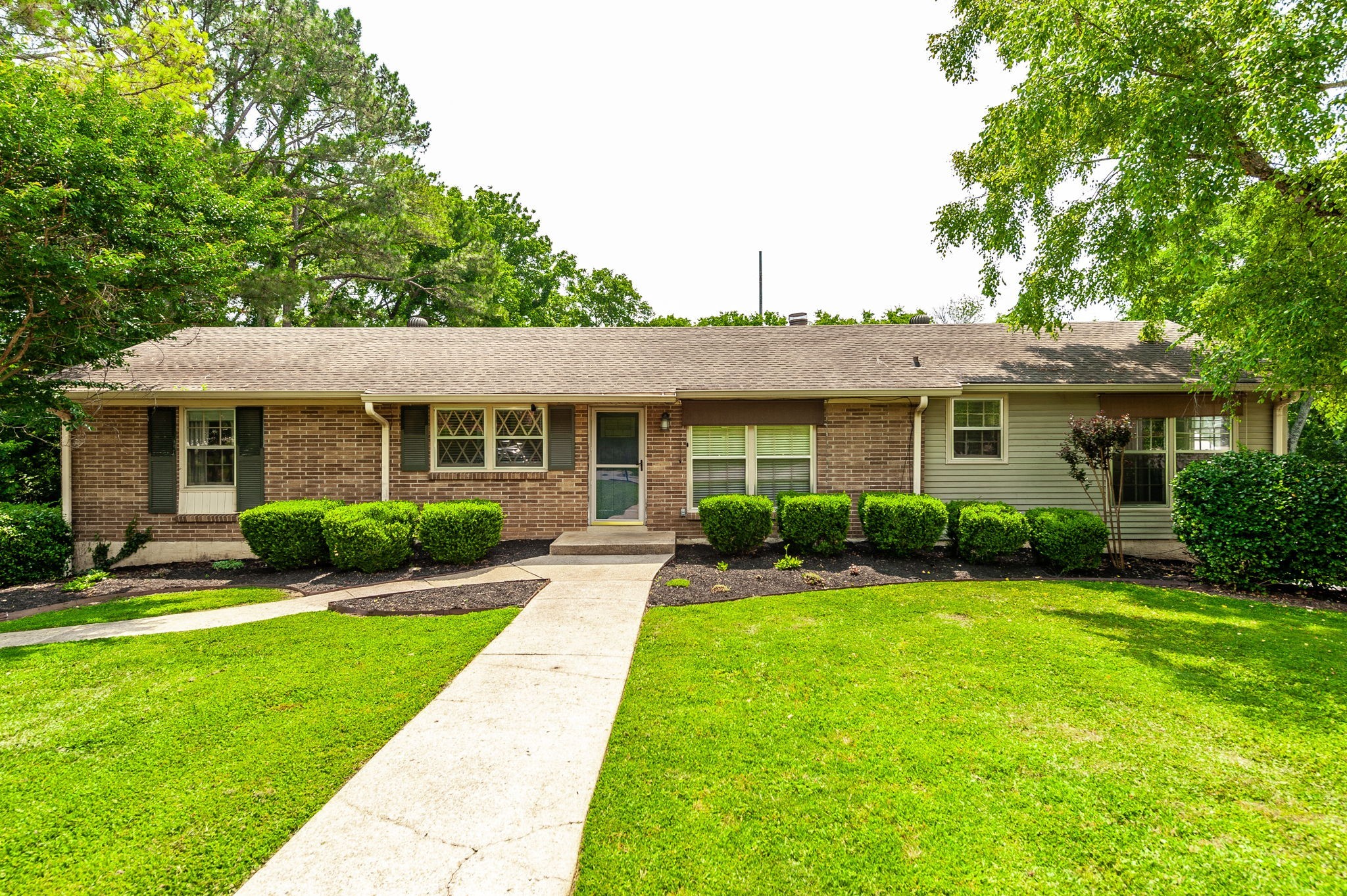 148 Chippendale Dr