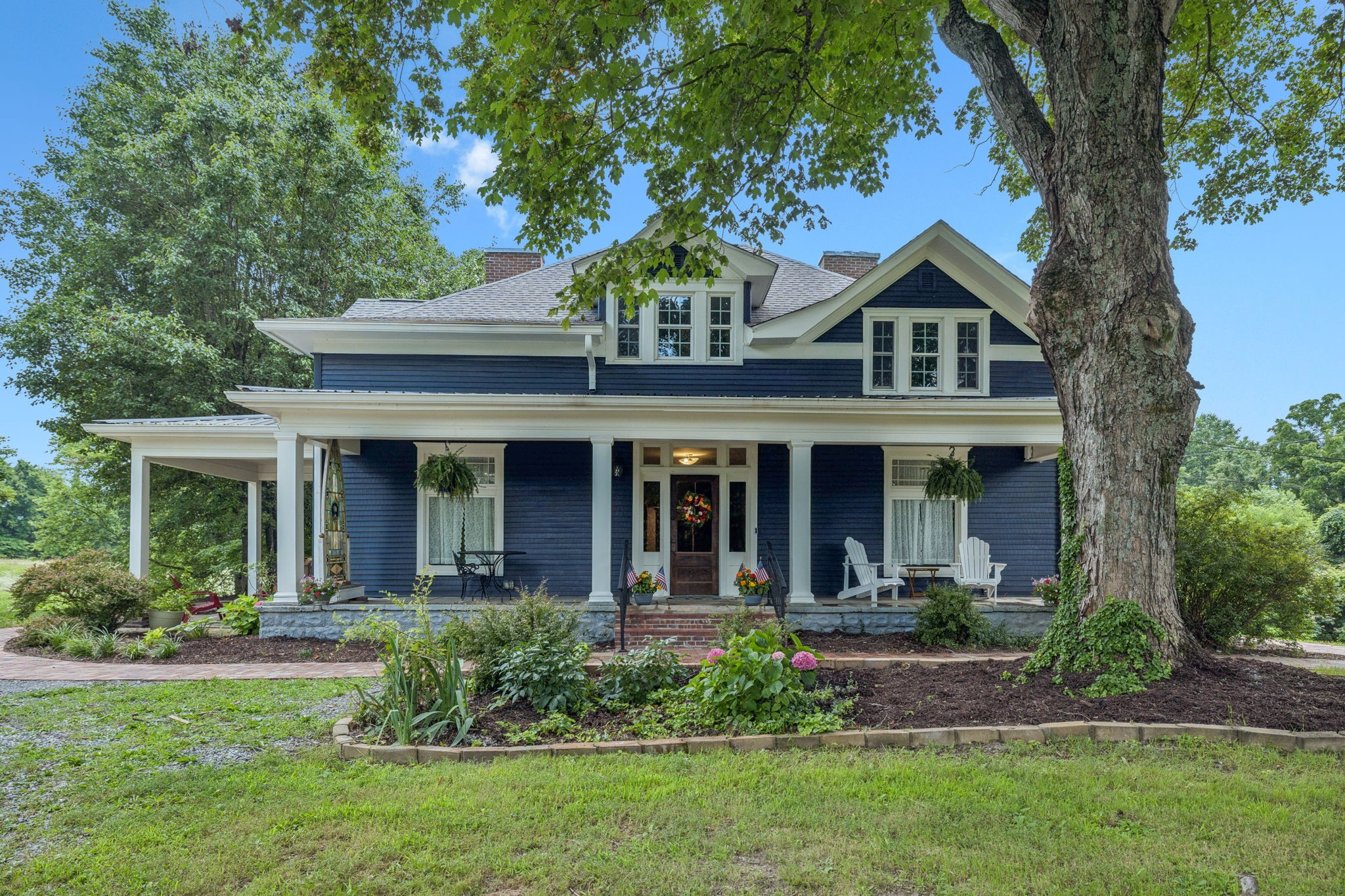 7453 Highway 76 East