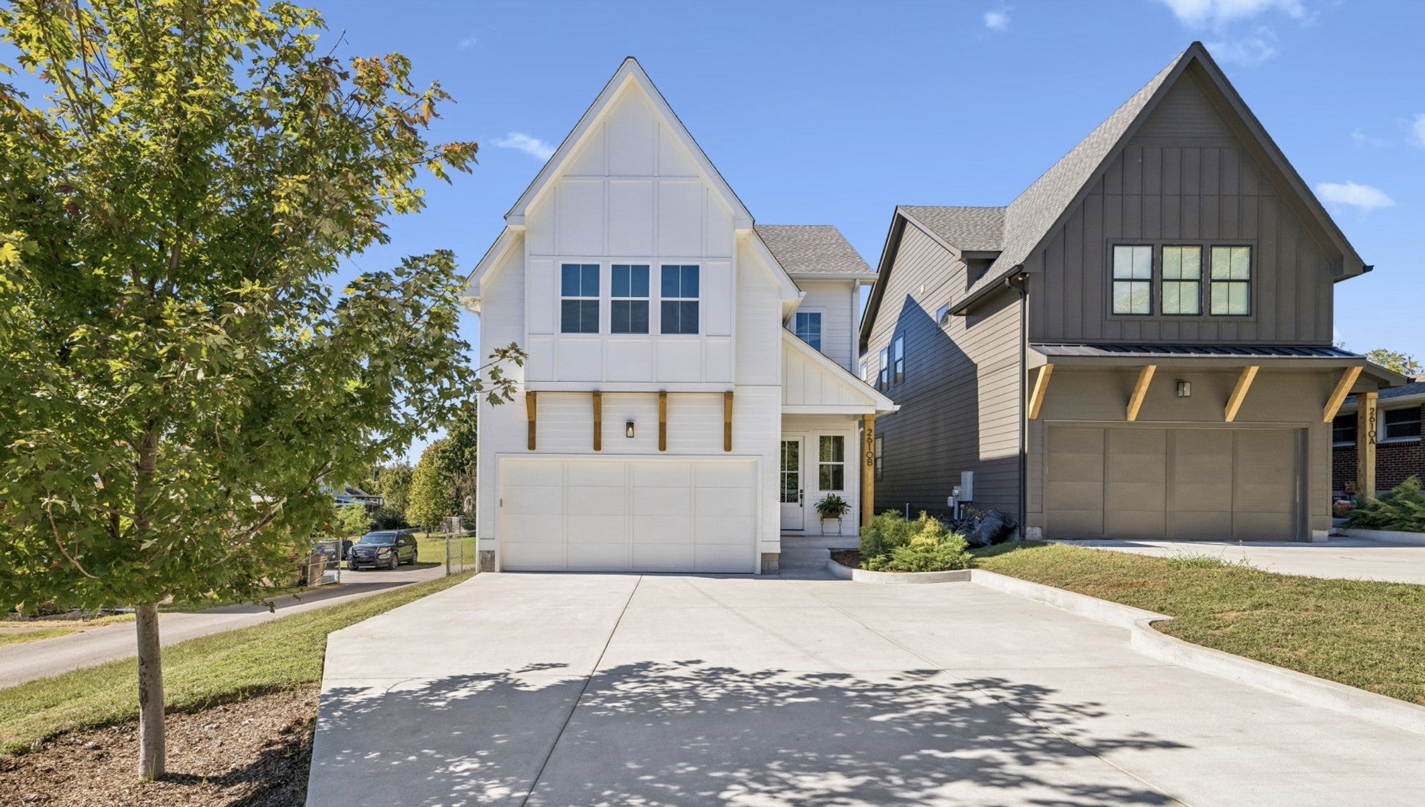 2610B Barclay Dr