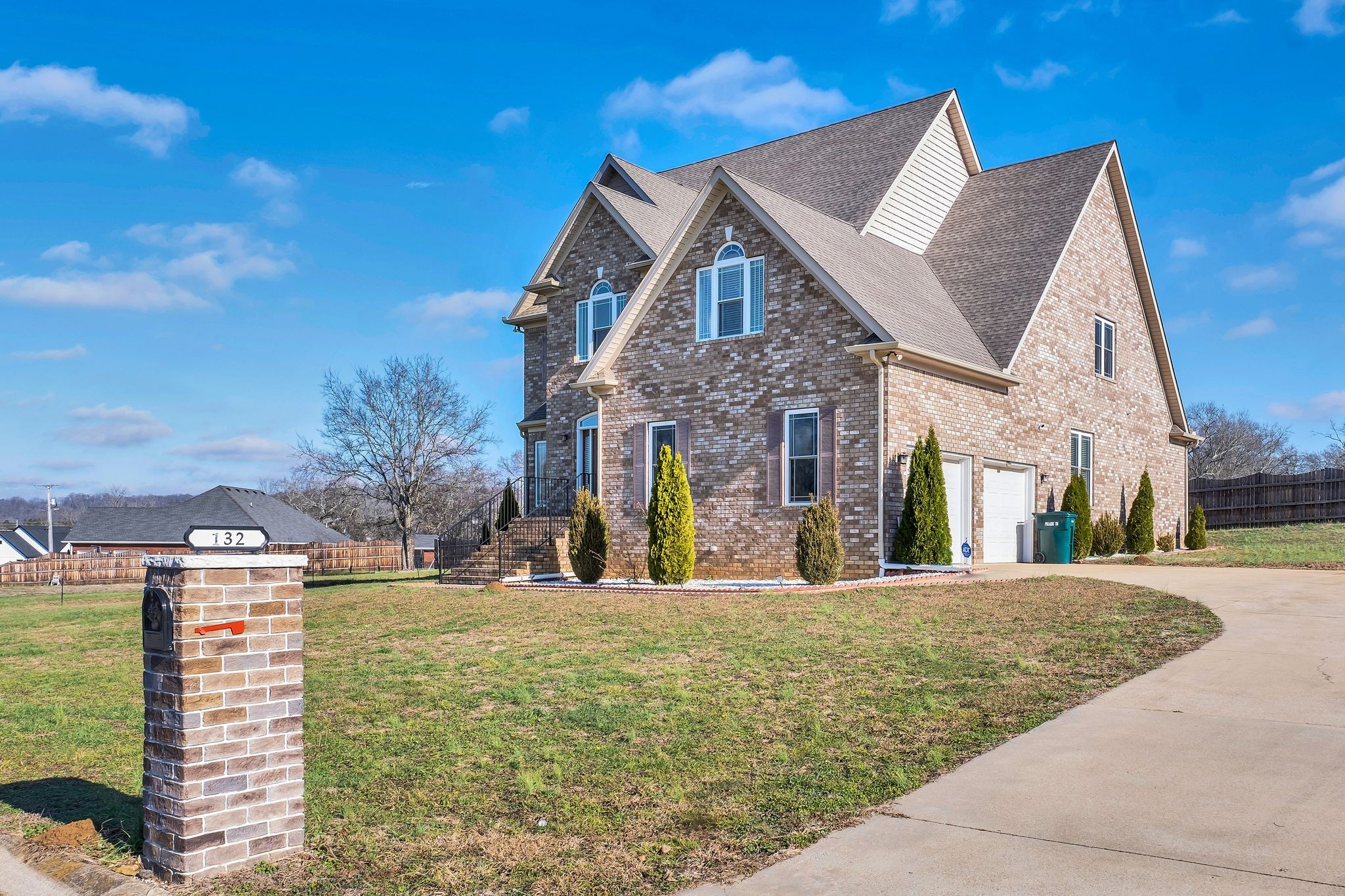 132 Stonecreek Dr