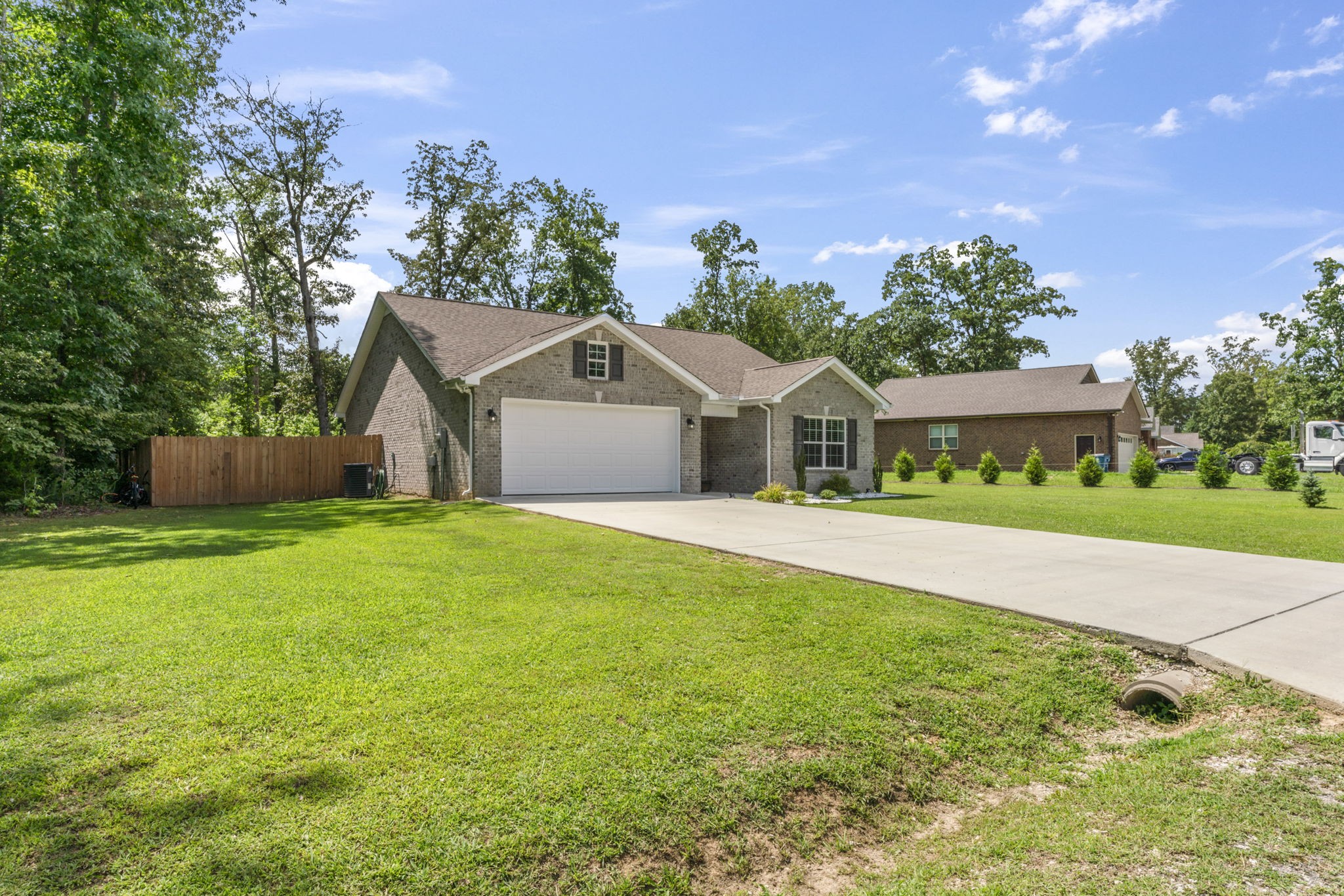 390 Oak Hollow Rd