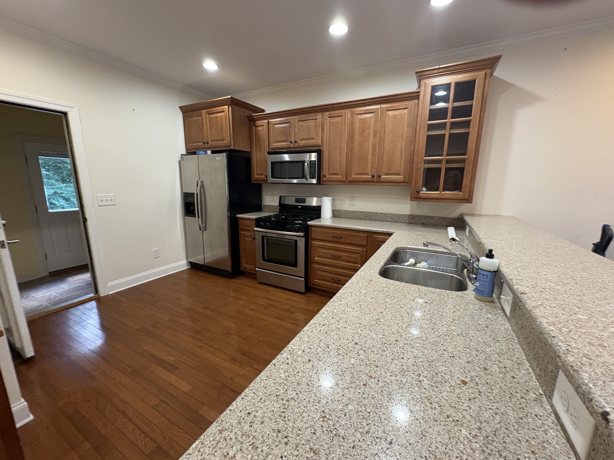111 Reeds Ln