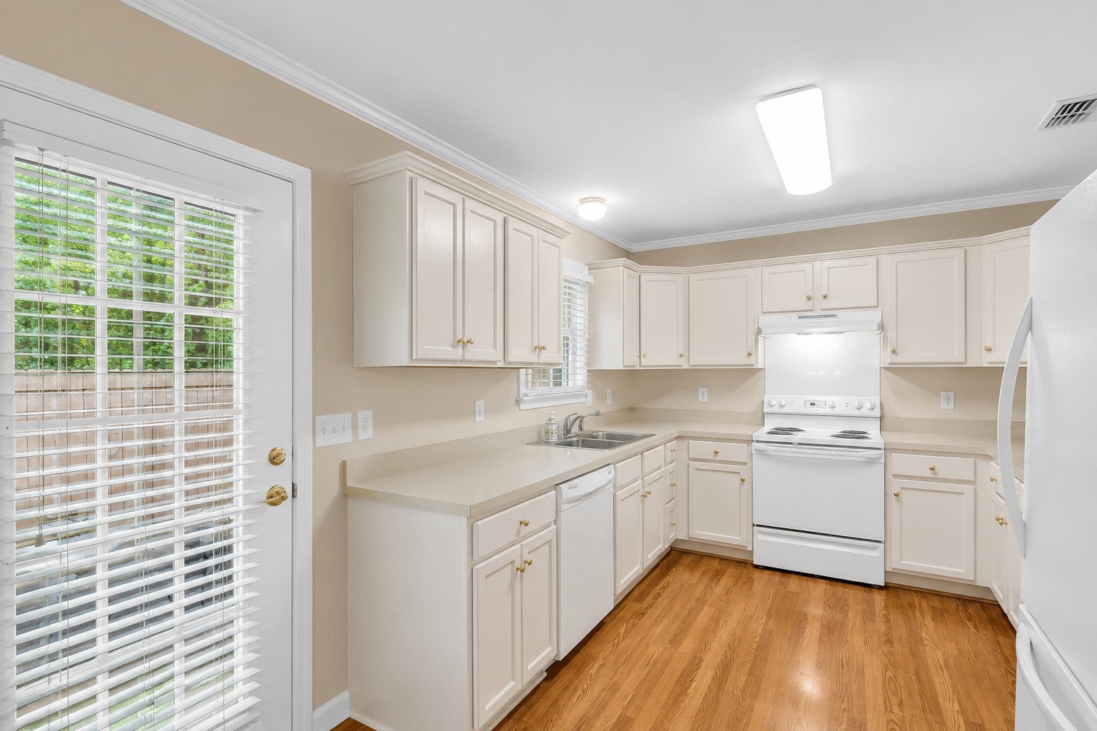 420 Forest Glen Cir