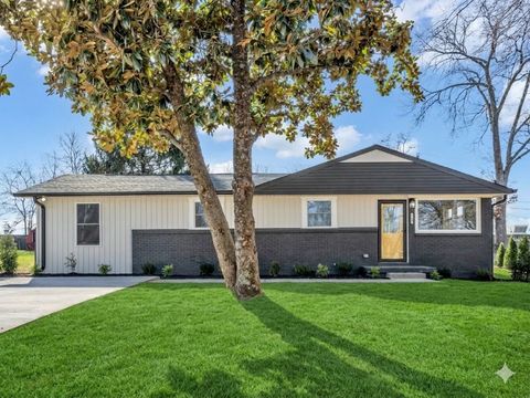 118 Forest Hills Dr Clarksville TN 37040