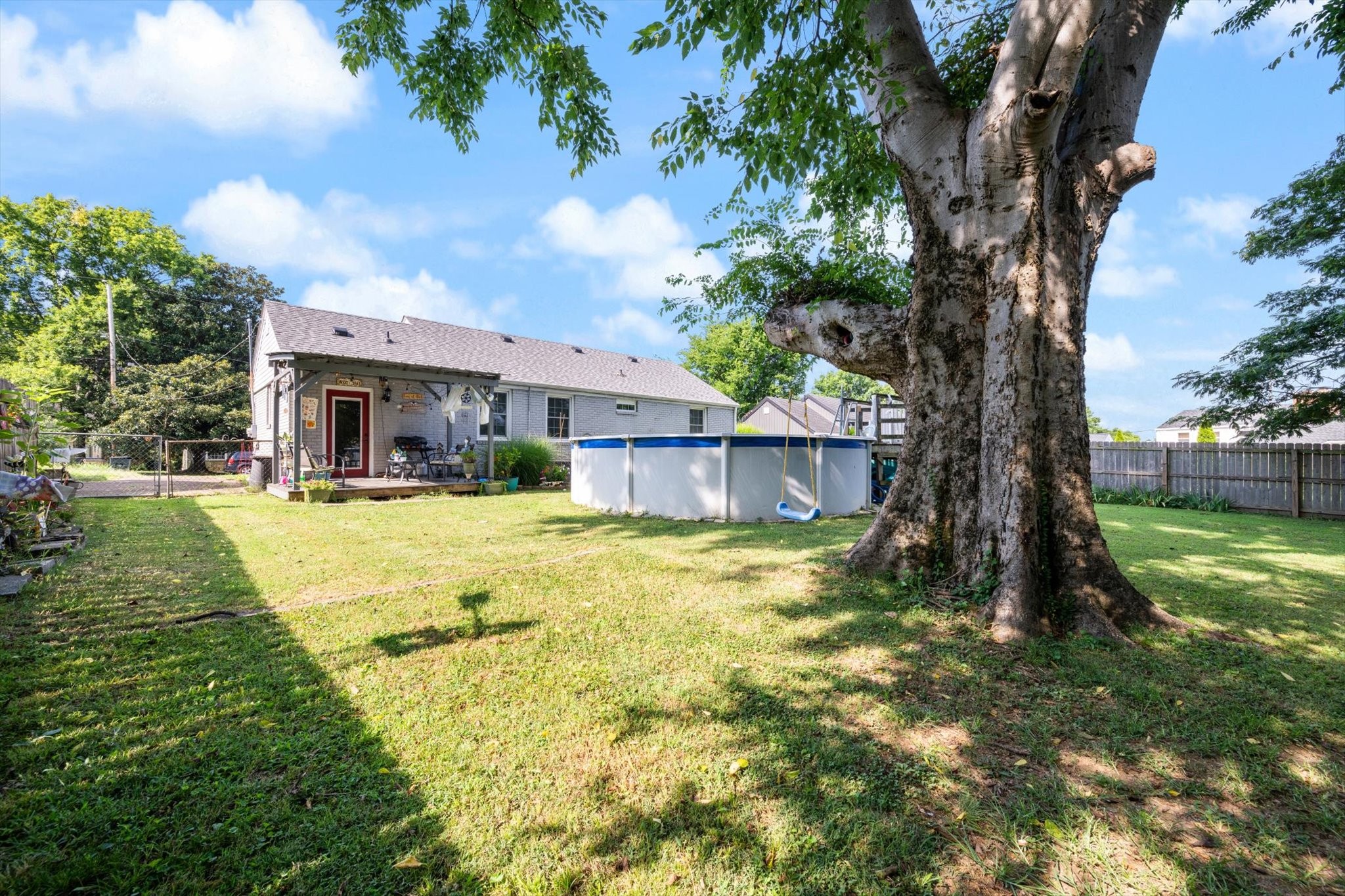 2304 Aubrey Dr