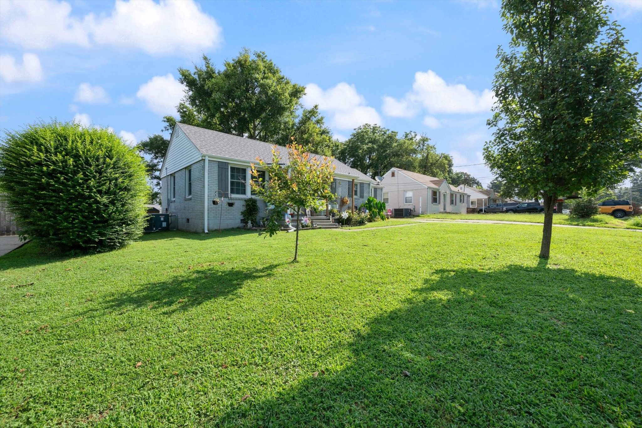 2304 Aubrey Dr