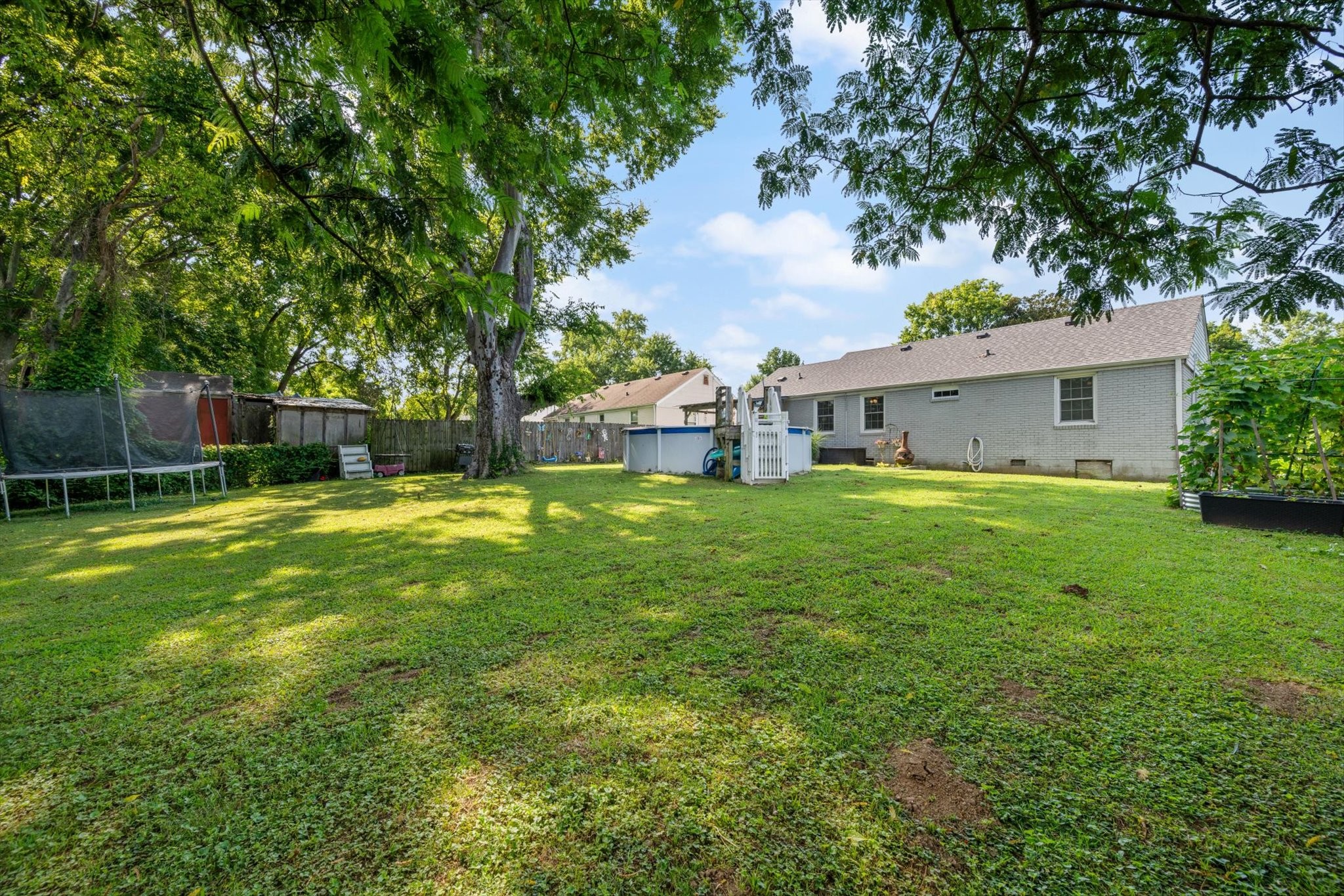 2304 Aubrey Dr