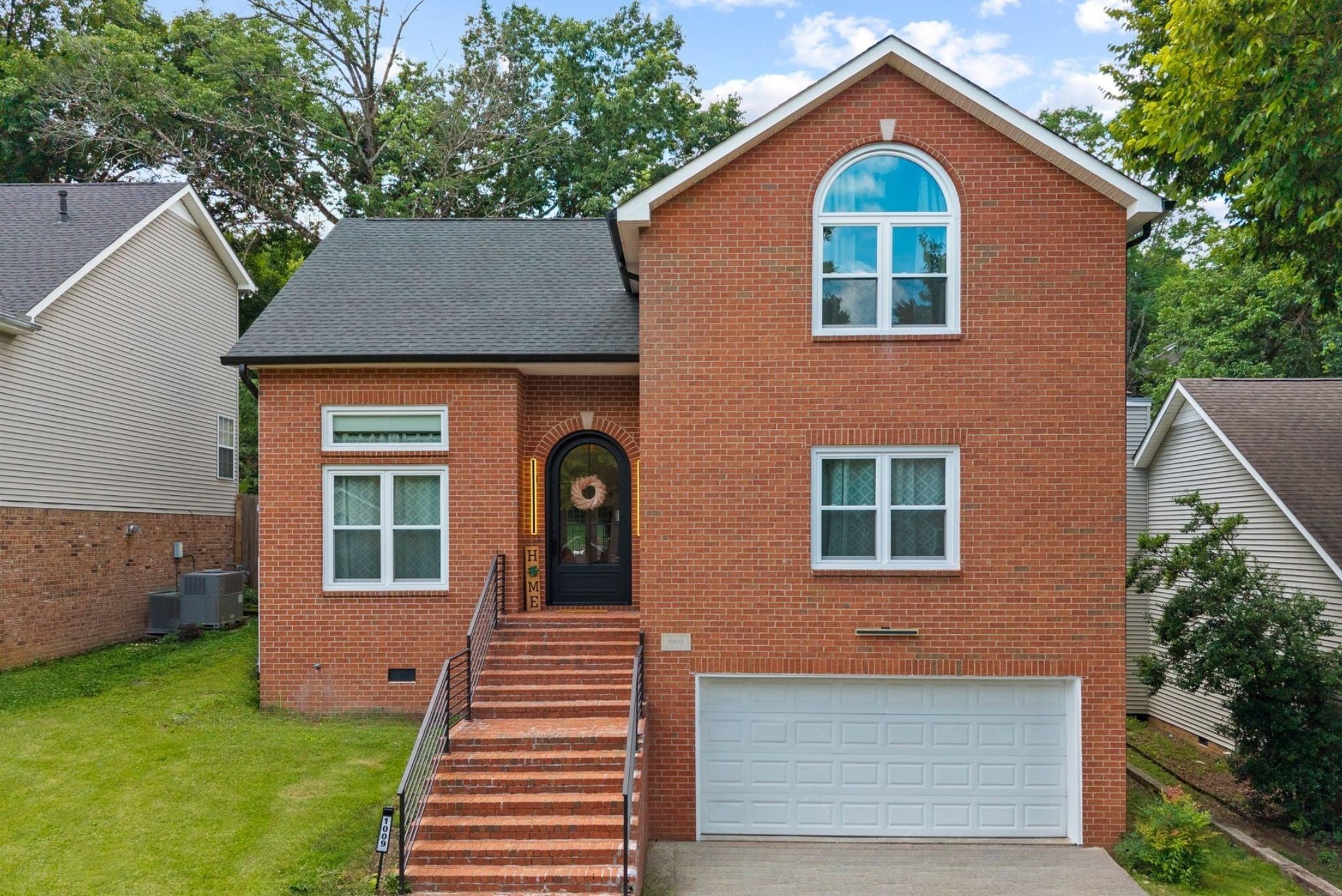 4-bed listing at 1009 Elmshade Ln, Nashville