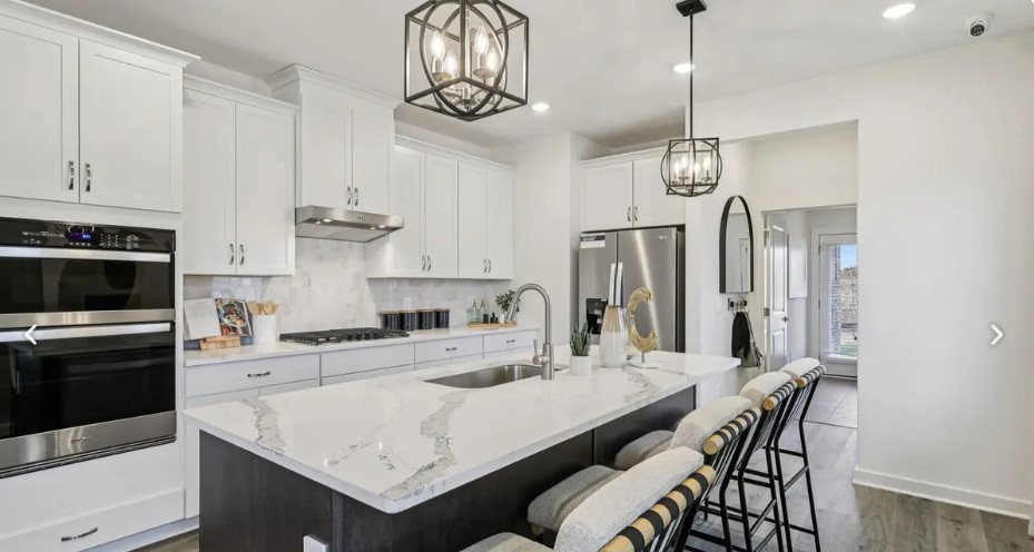 409 Briar Alley Alley