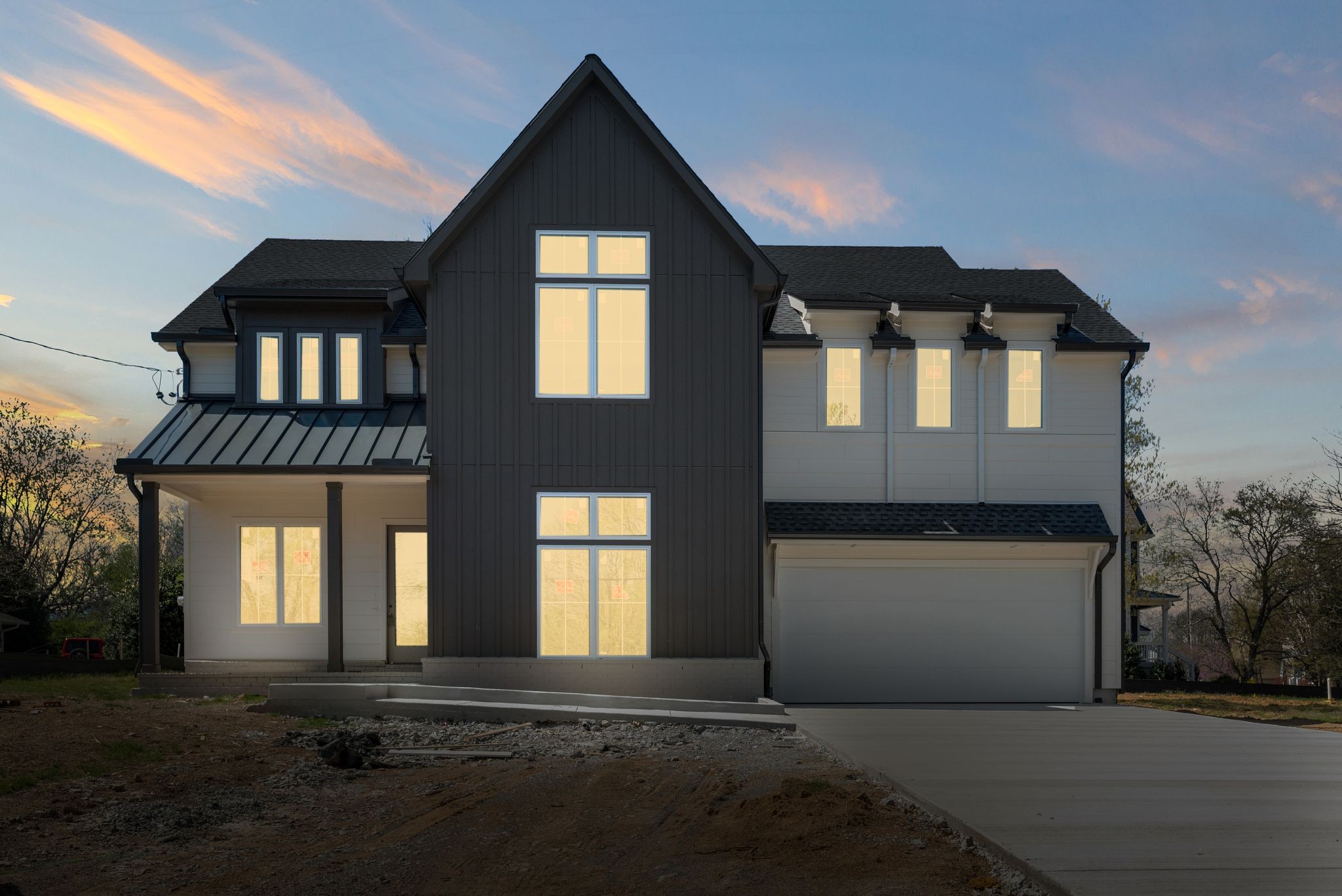 724 Newhall Dr