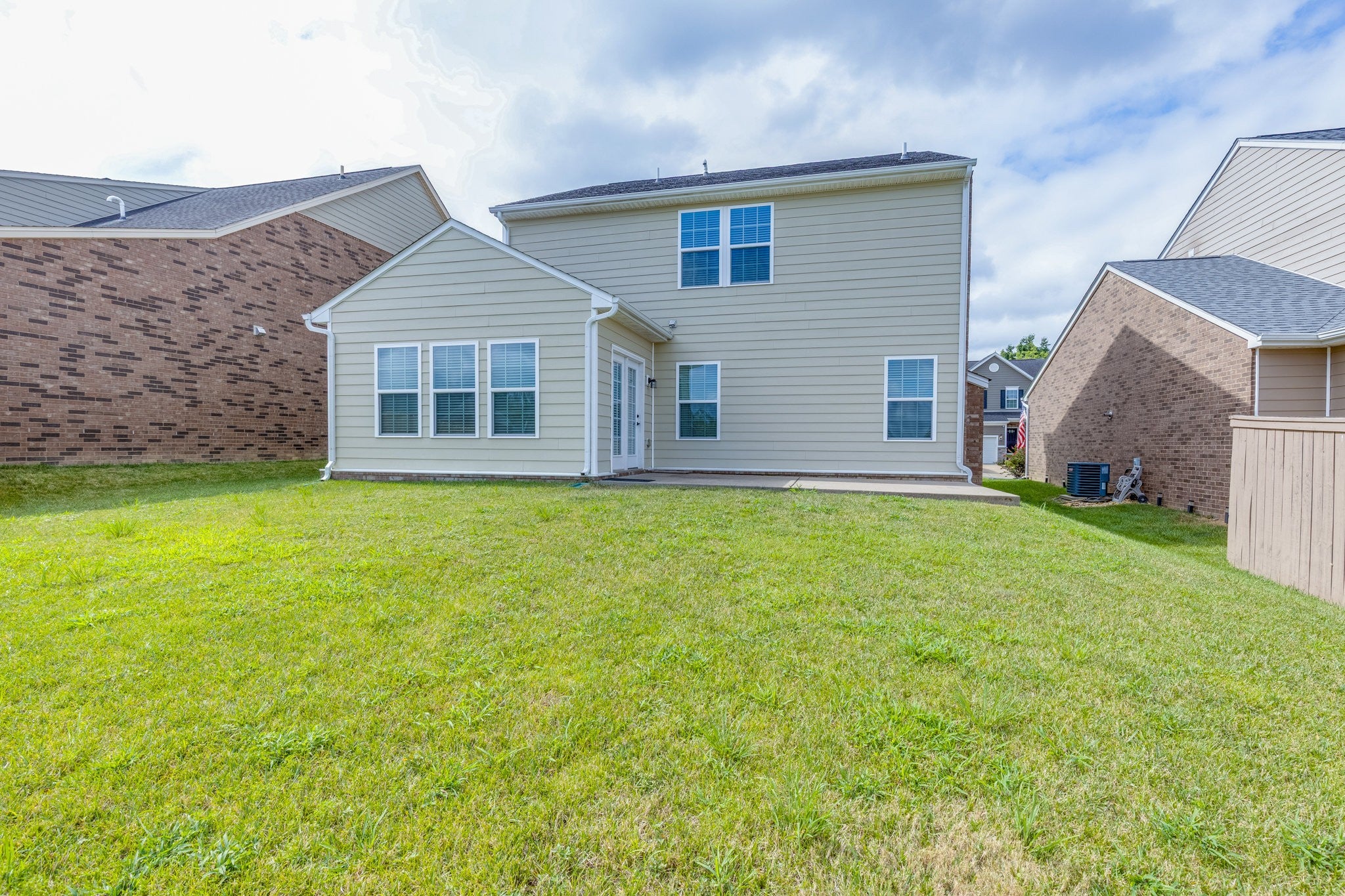 7512 Oakledge Dr