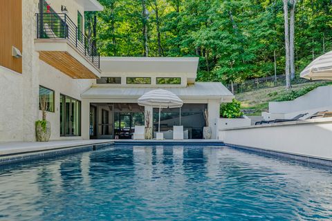 6100 Chickering Ct Nashville TN 37215