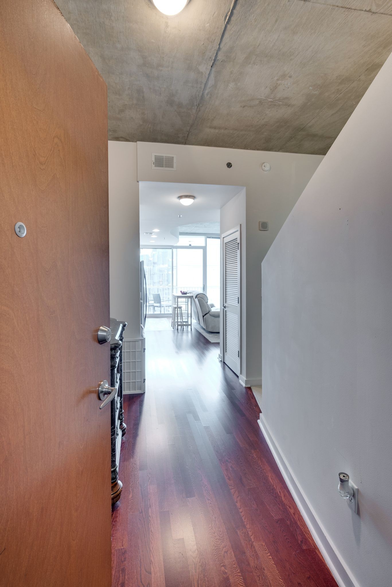 301 Demonbreun St 1812