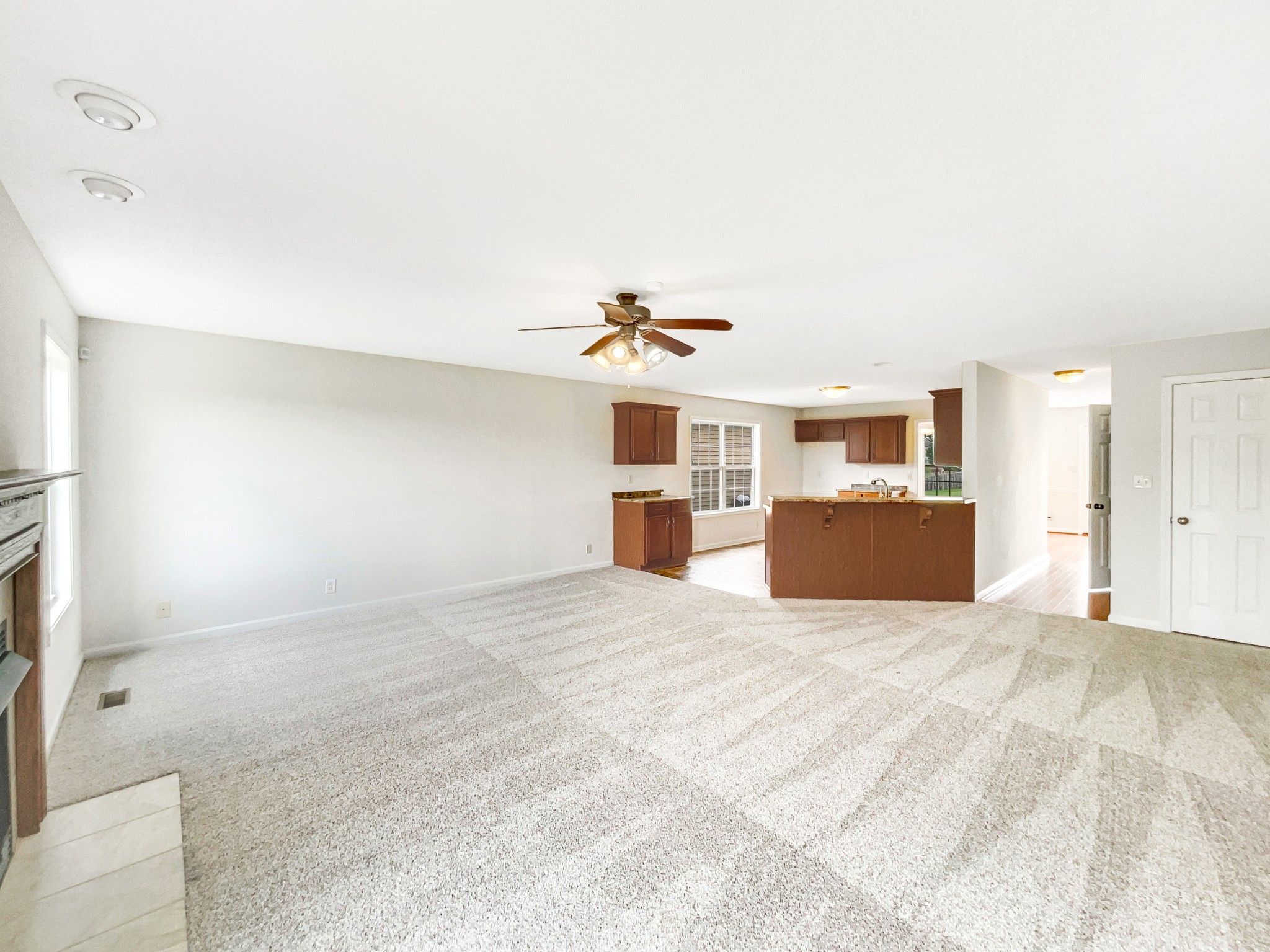 1596 Buchanon Dr