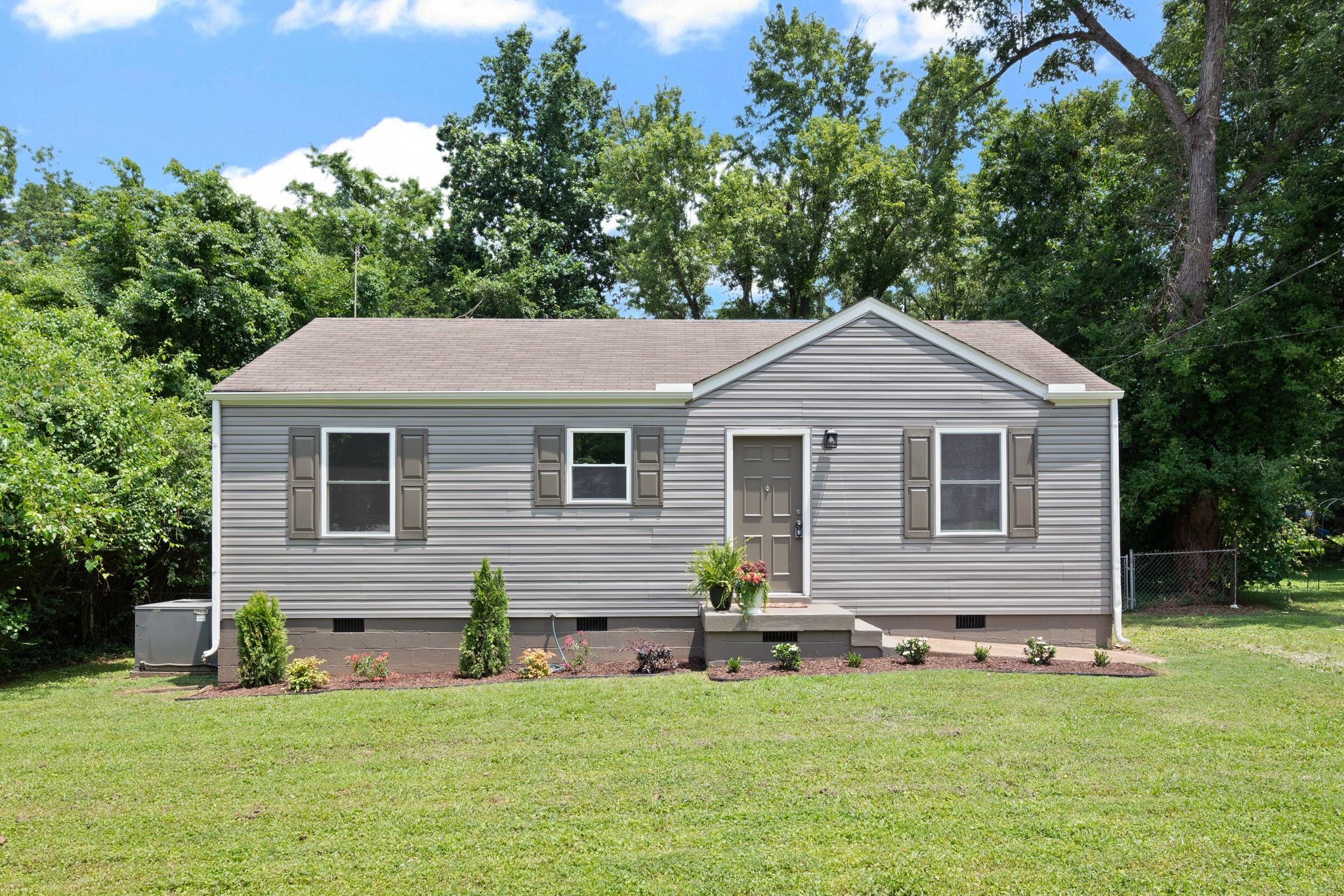 1910 Dahlia Dr