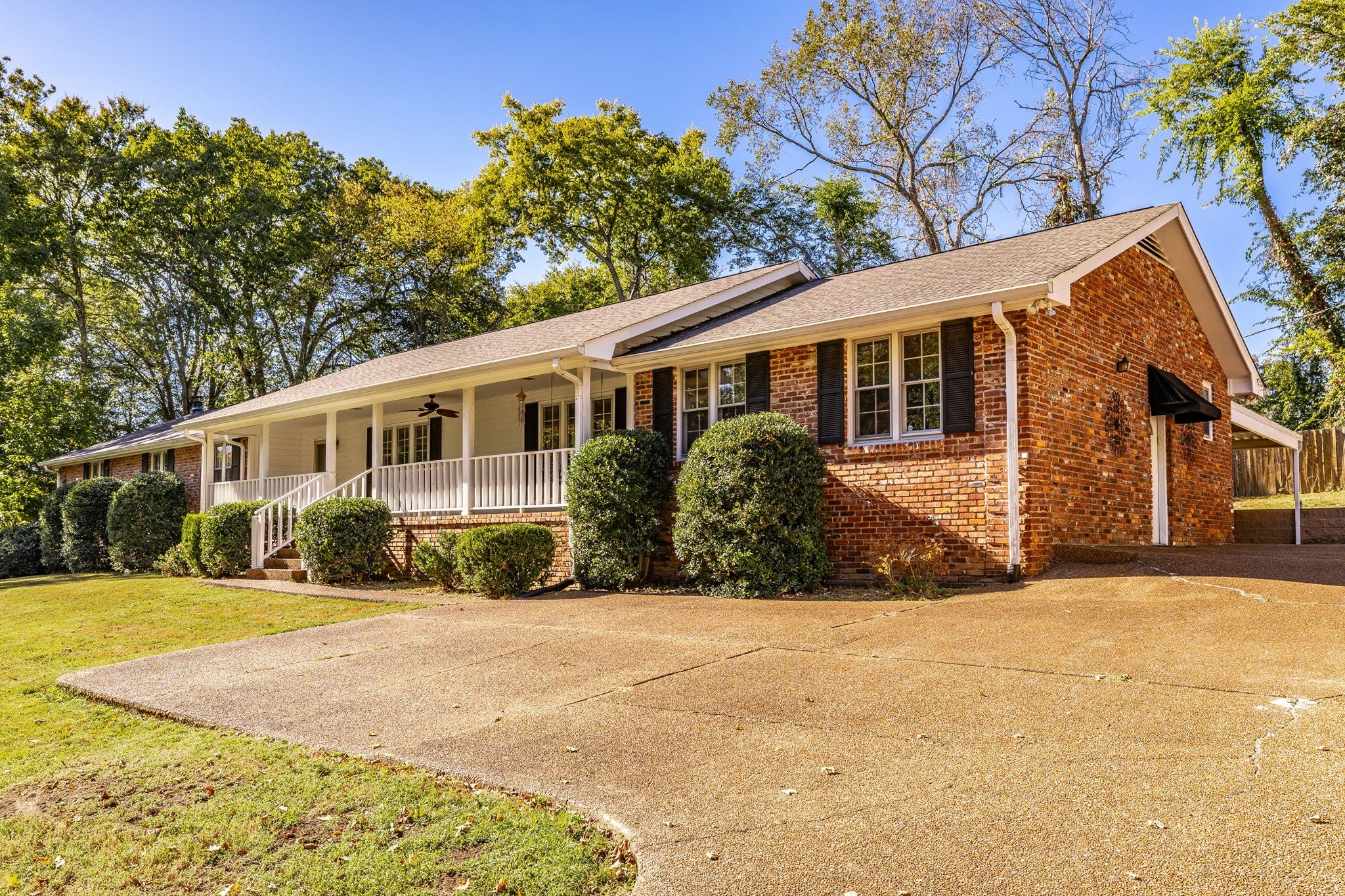 1940 Graceland Dr