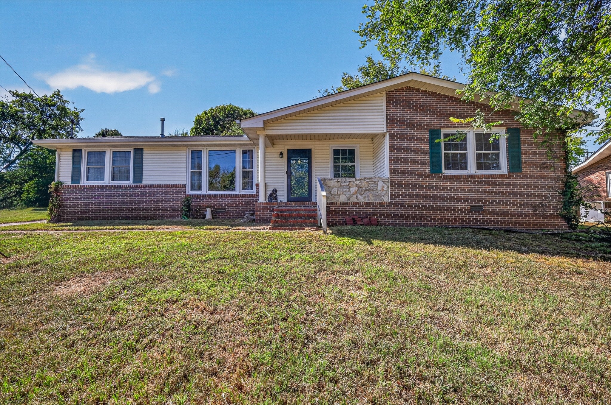 2821 Creekview Dr