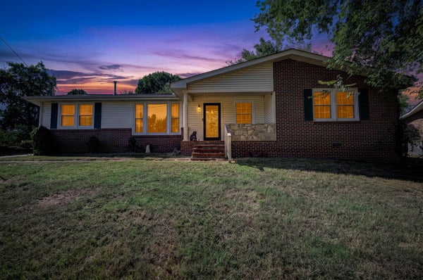 2821 CREEKVIEW DR, NASHVILLE, TN 37217 - Image badfe90c7ff2114da5d2b81f49e64cdf/3410615703
