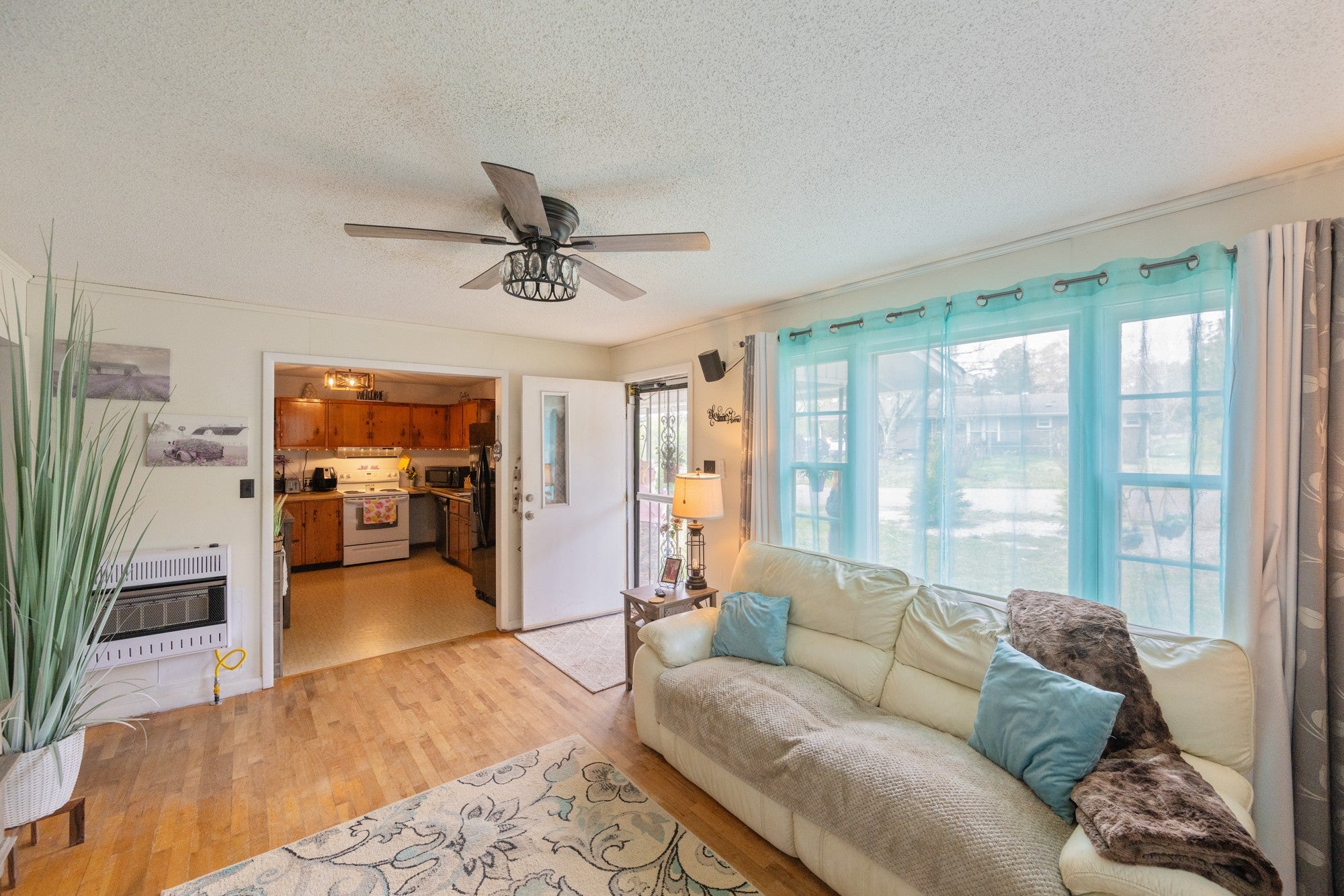 252 Luna St