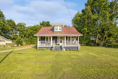 1812 Elizabeth Rd Nashville TN 37218