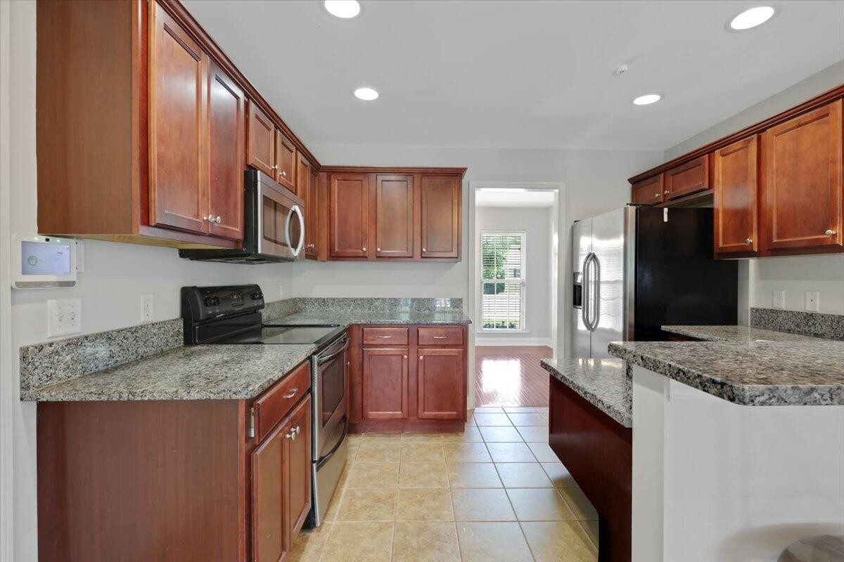 340 Gladstone Drive